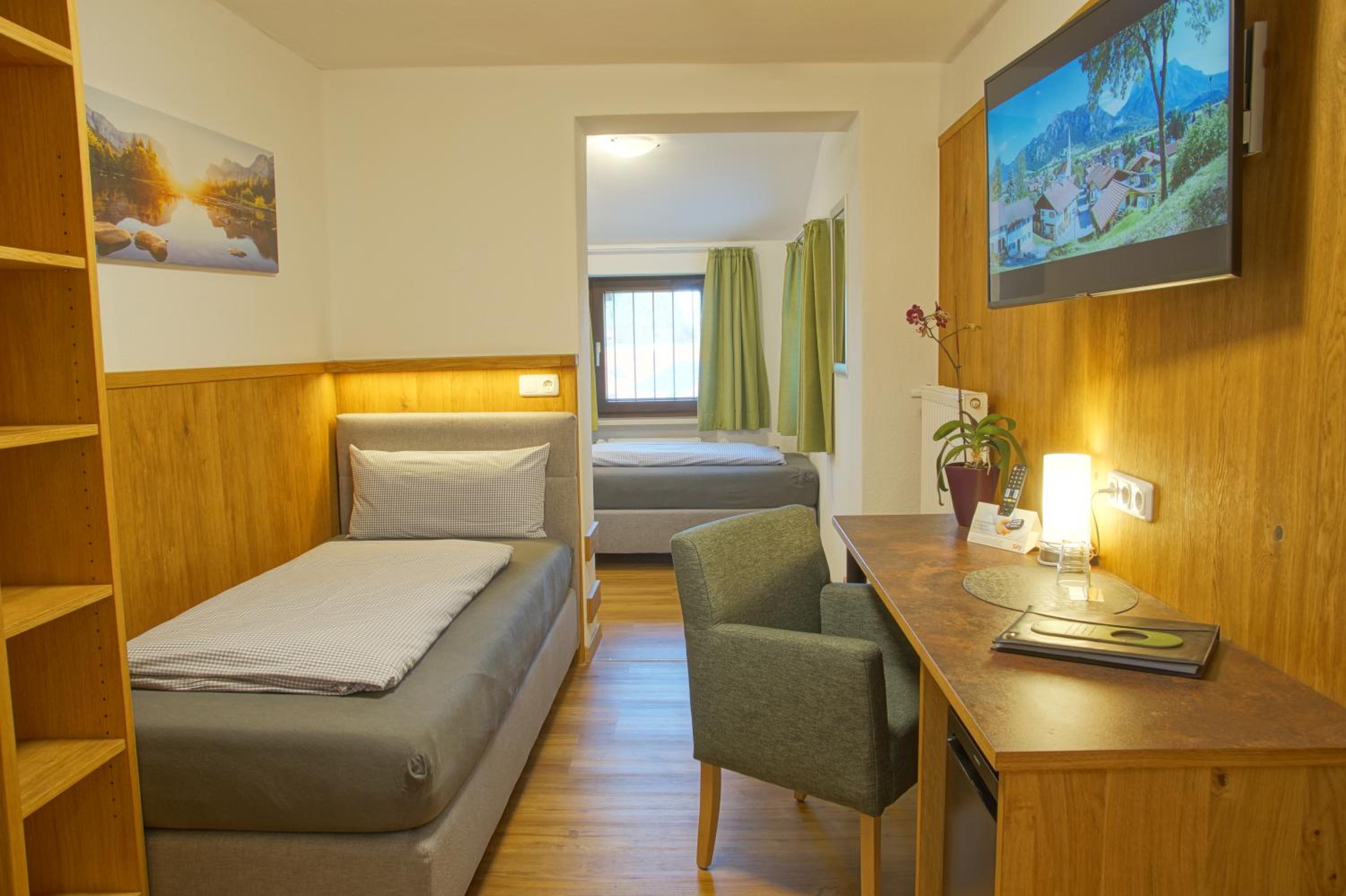 Twin Room with Garden View photo 3