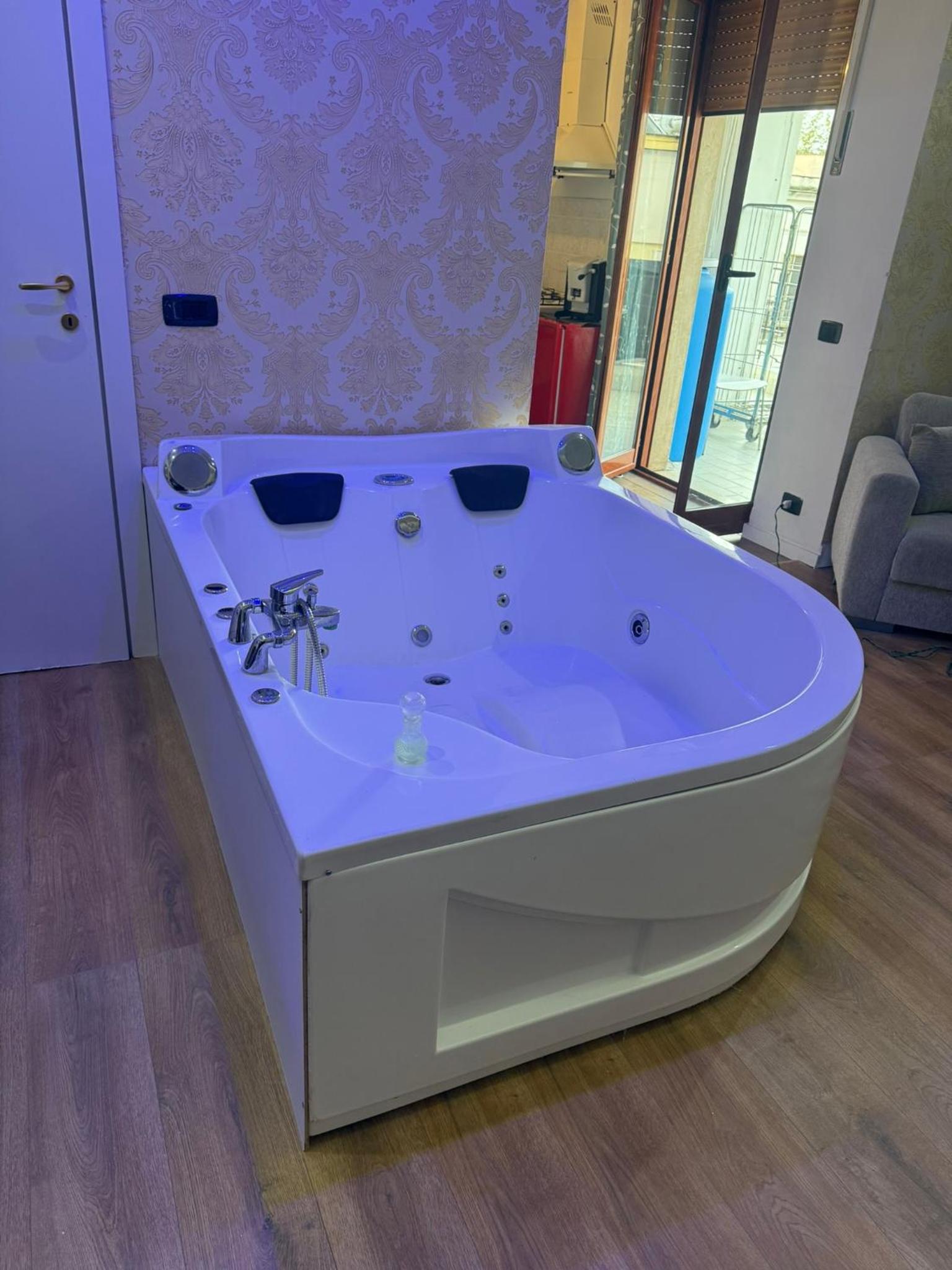 Studio with Spa Bath