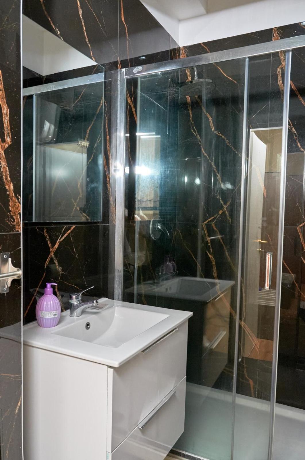 Studio with Spa Bath photo 3