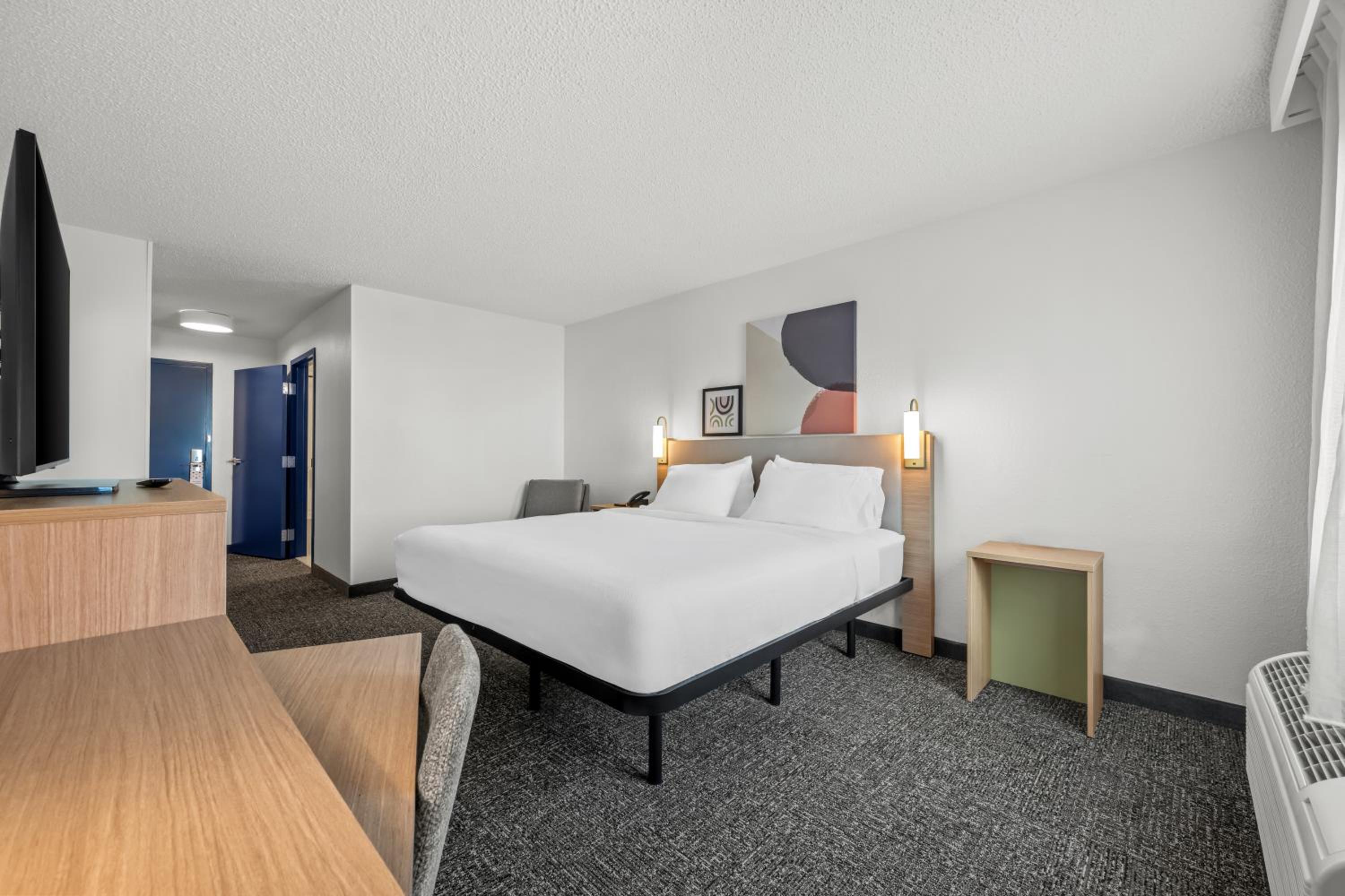 King Room - Hearing Access - Photo 3