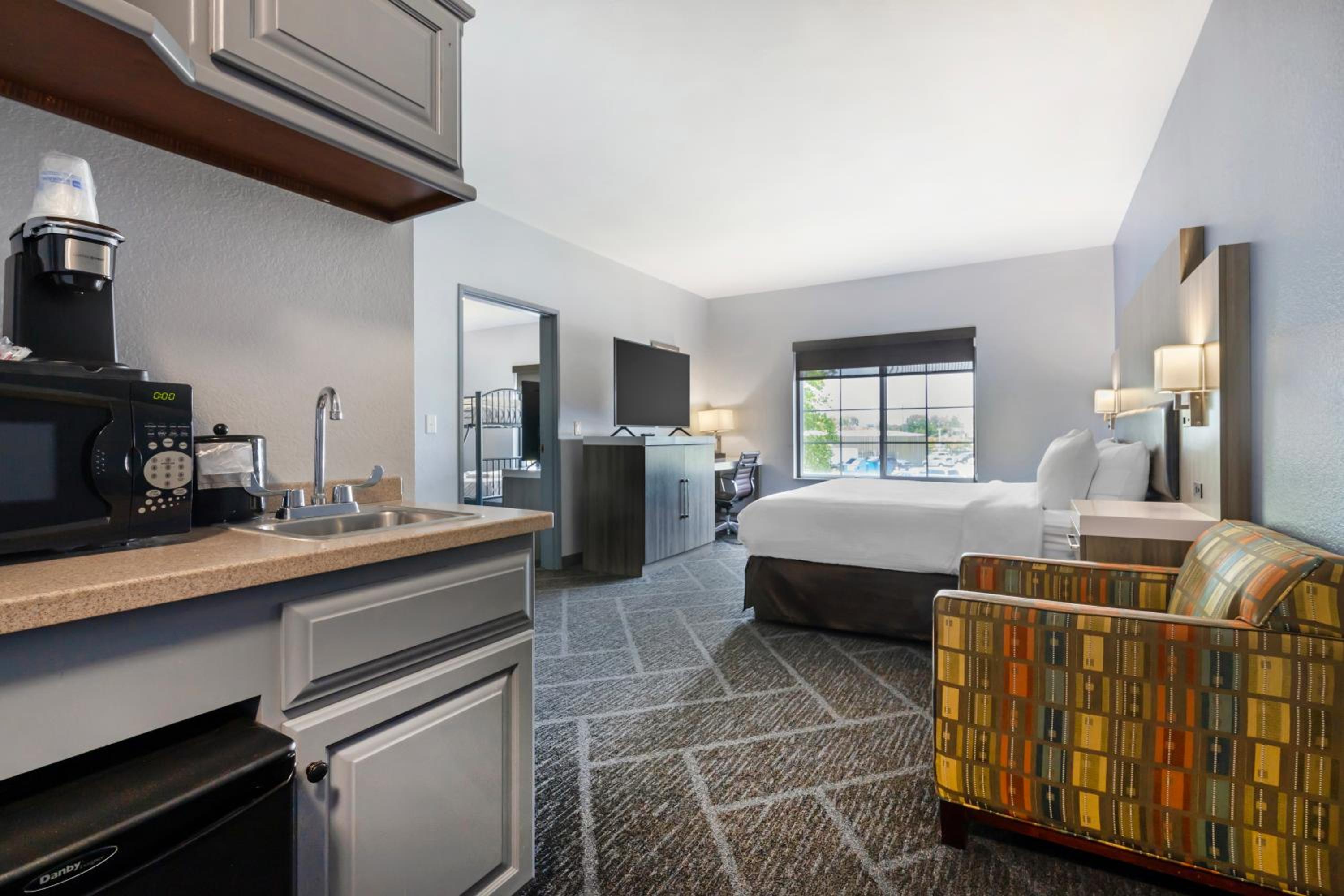 Family Suite with One King Bed and Two Twin Bunk Beds - Non-Smoking - Photo 1