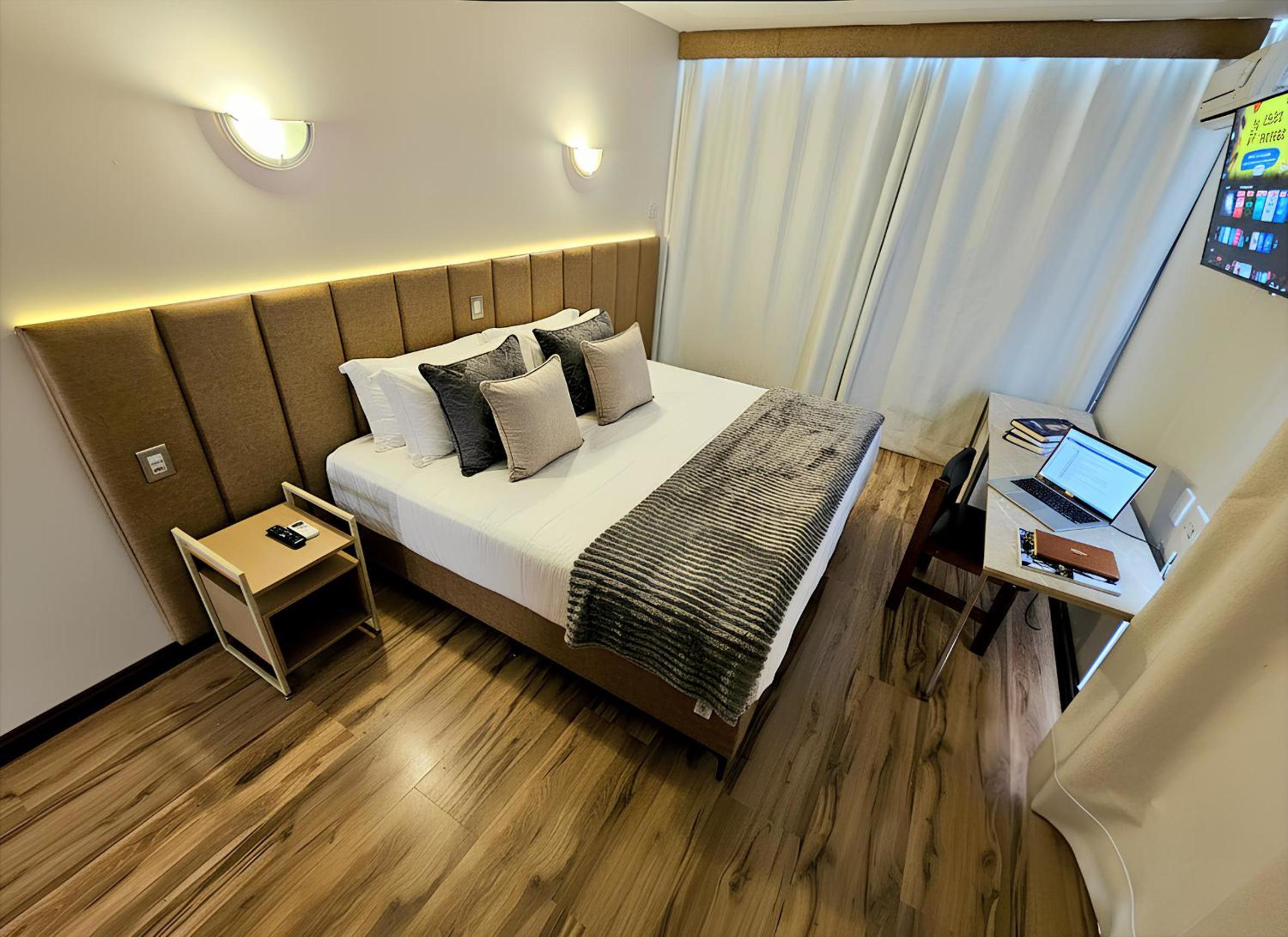 Deluxe King Room