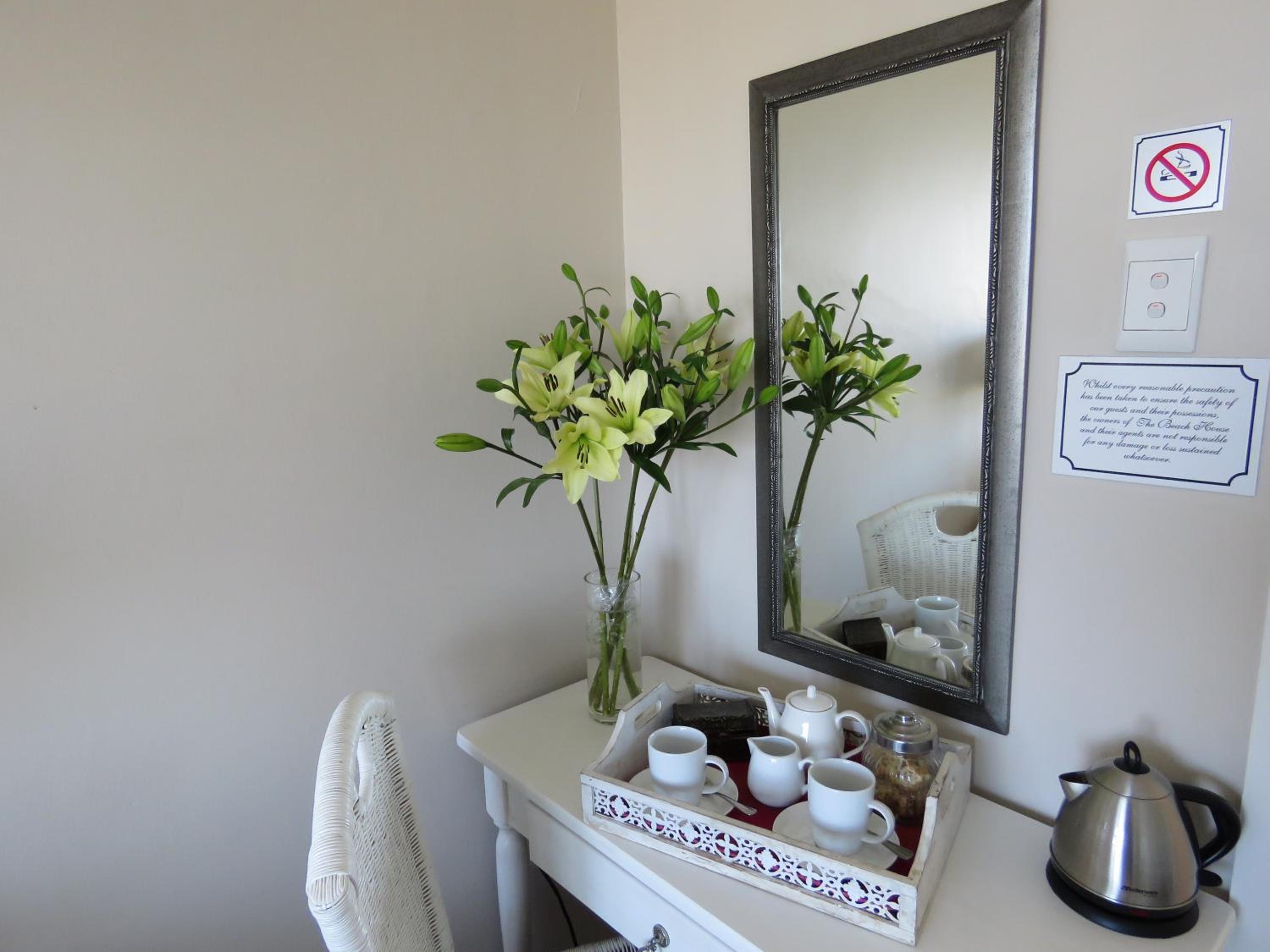 Luxury King or Twin Room with Sea View photo 2