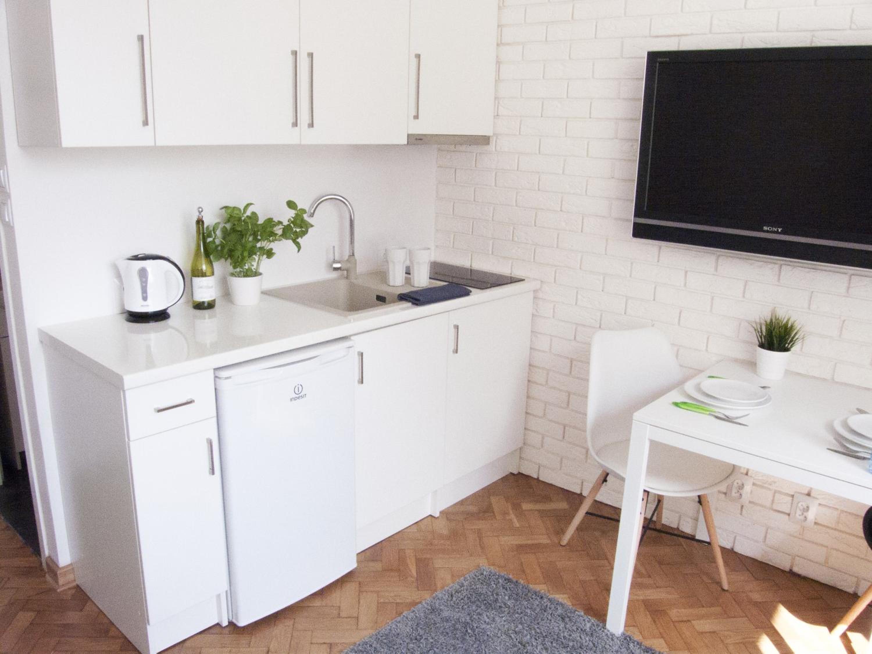 Studio Apartment - Photo 6