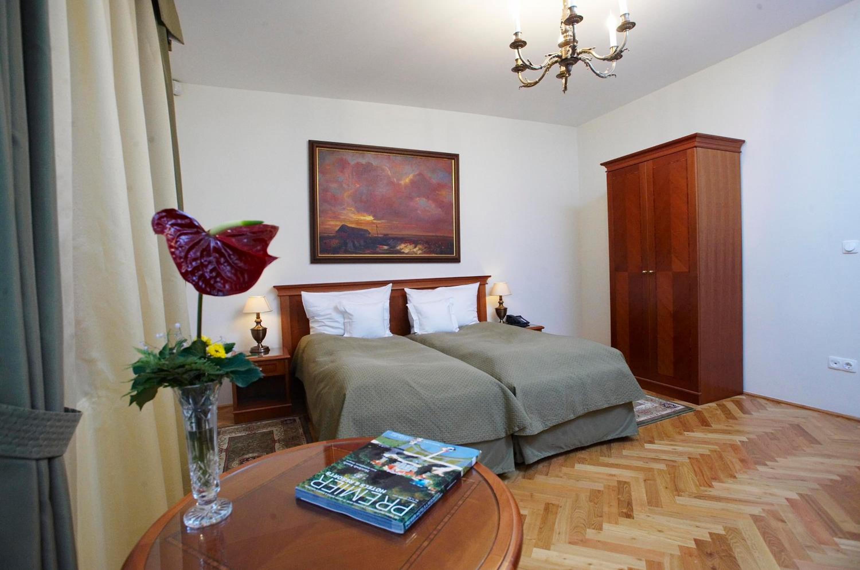 Apartment photo 1