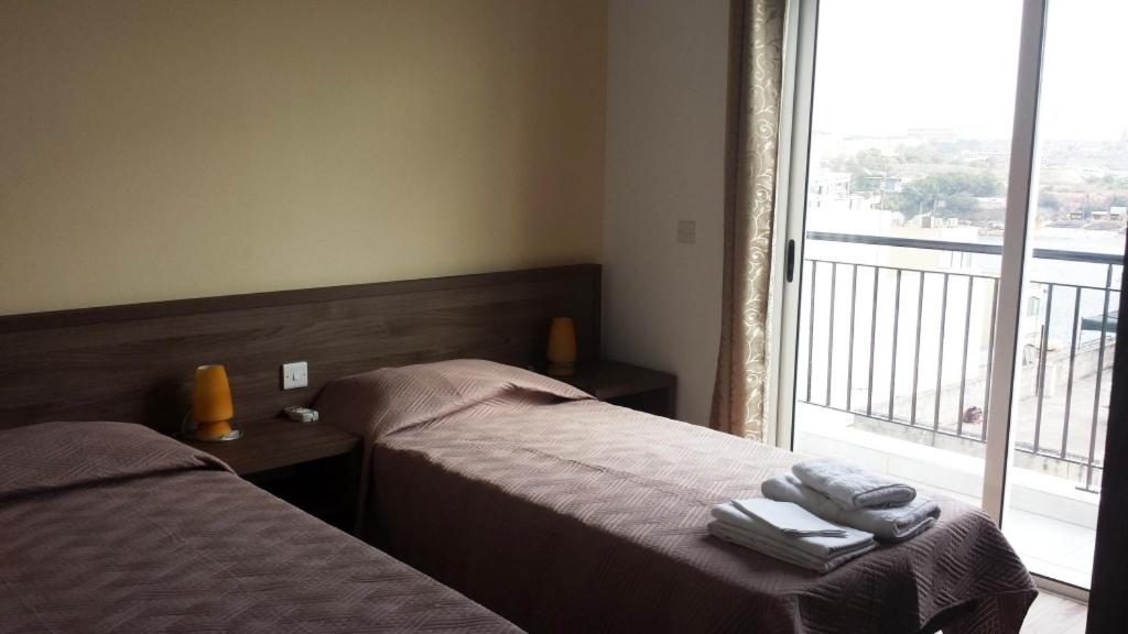 Twin Room With Bathroom