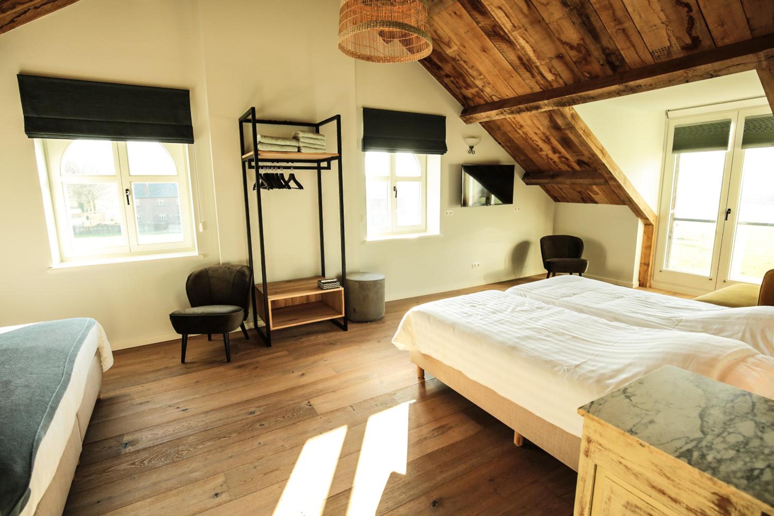 Suite with Mountain View