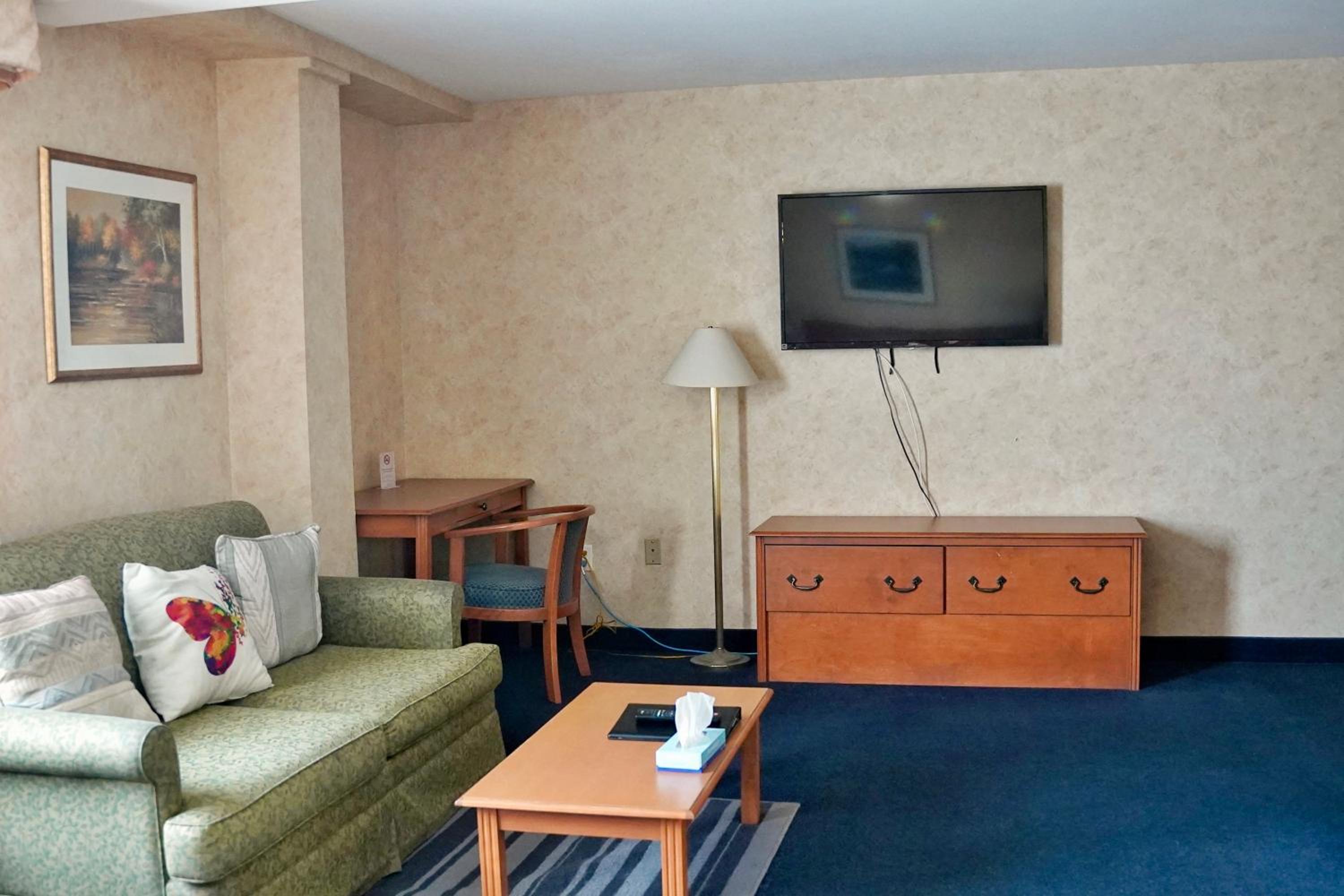 Deluxe Queen Room