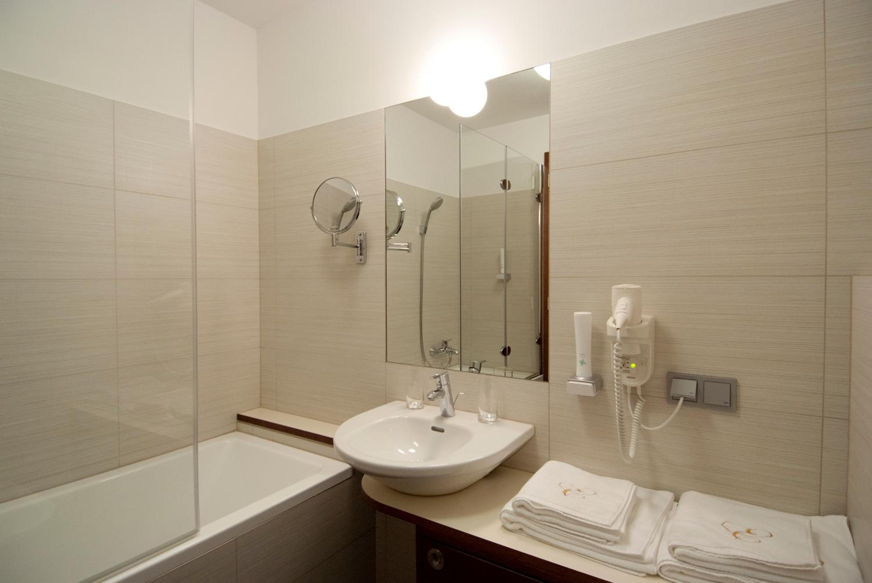 Standard Double Room - Photo 2