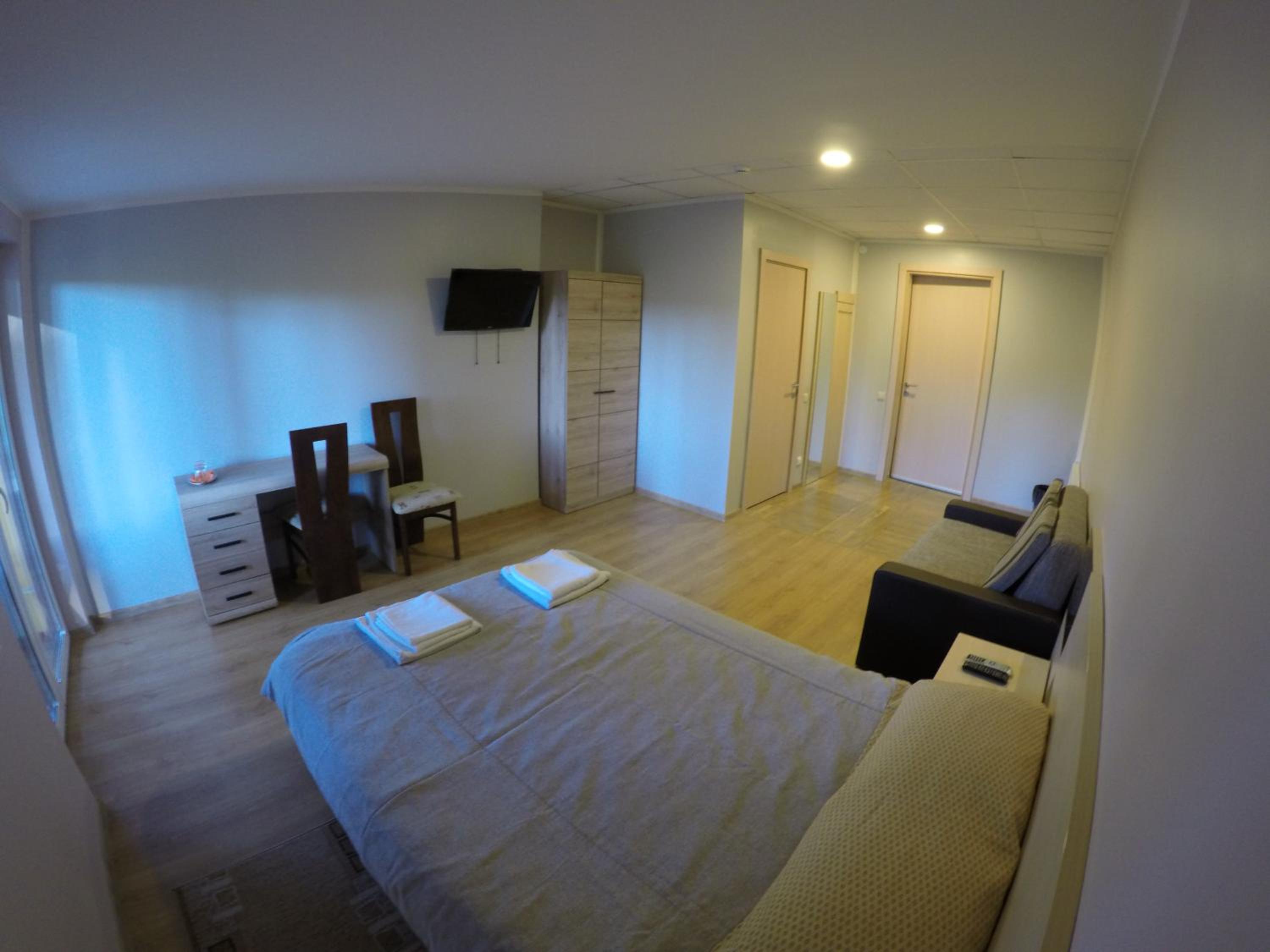 Comfort Triple Room with Shower photo 3