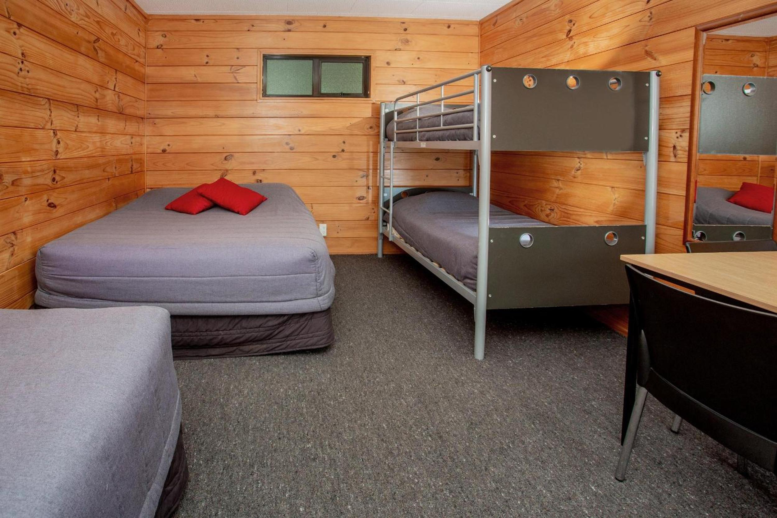 Economy Cabin photo 2