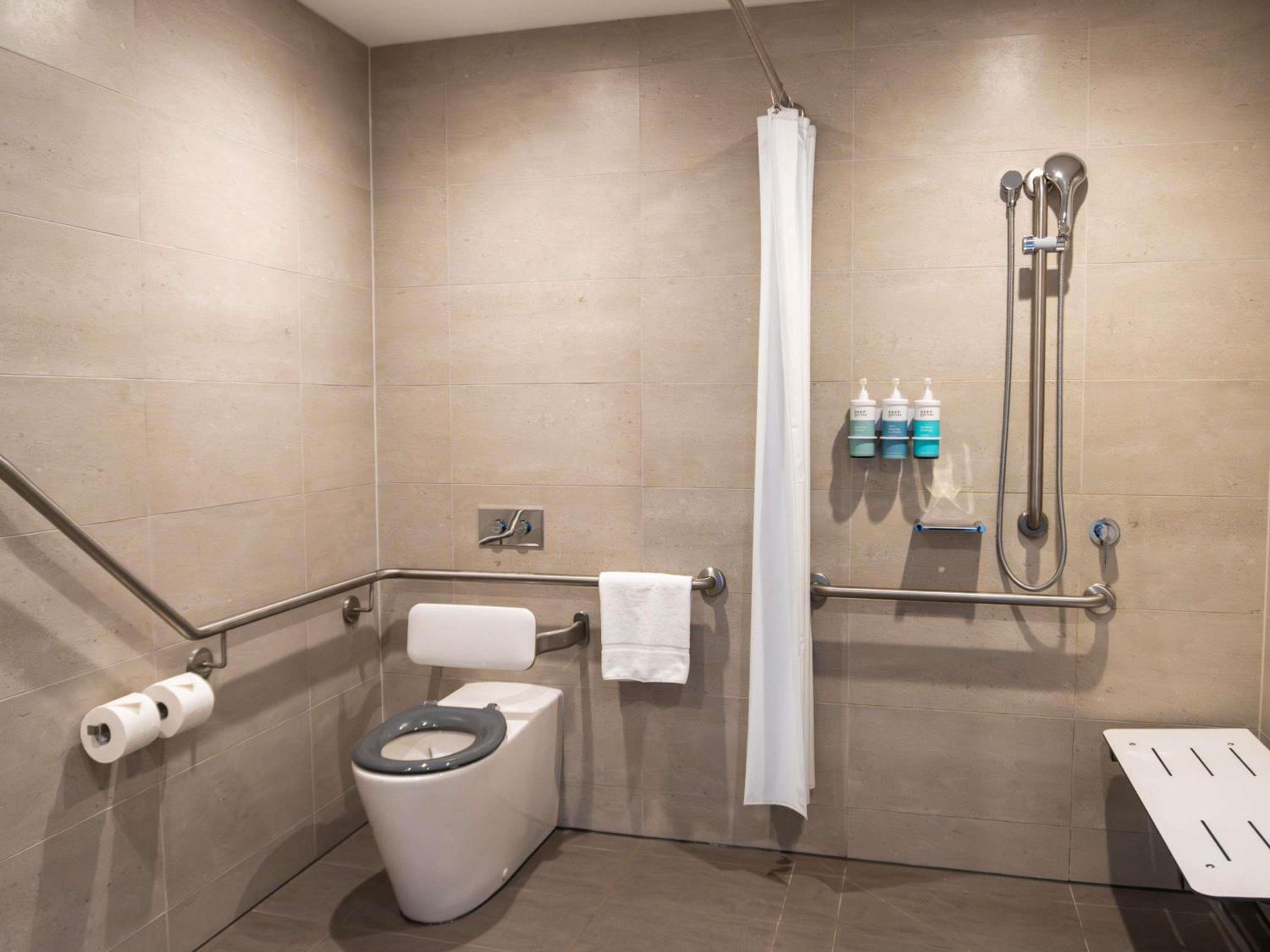 Standard Queen Room - Accessible