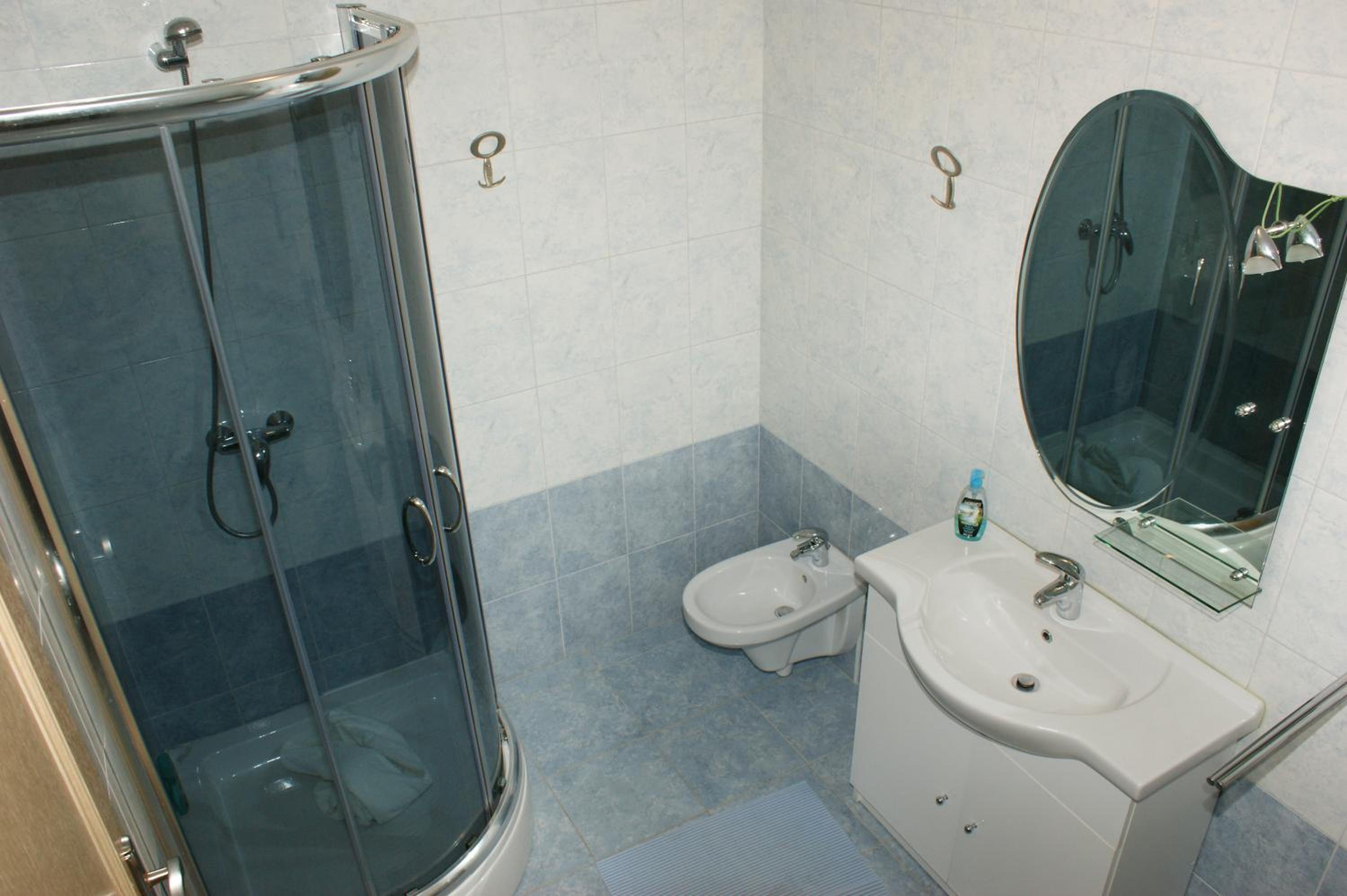 Two-Bedroom Apartment with Sea View - Photo 11