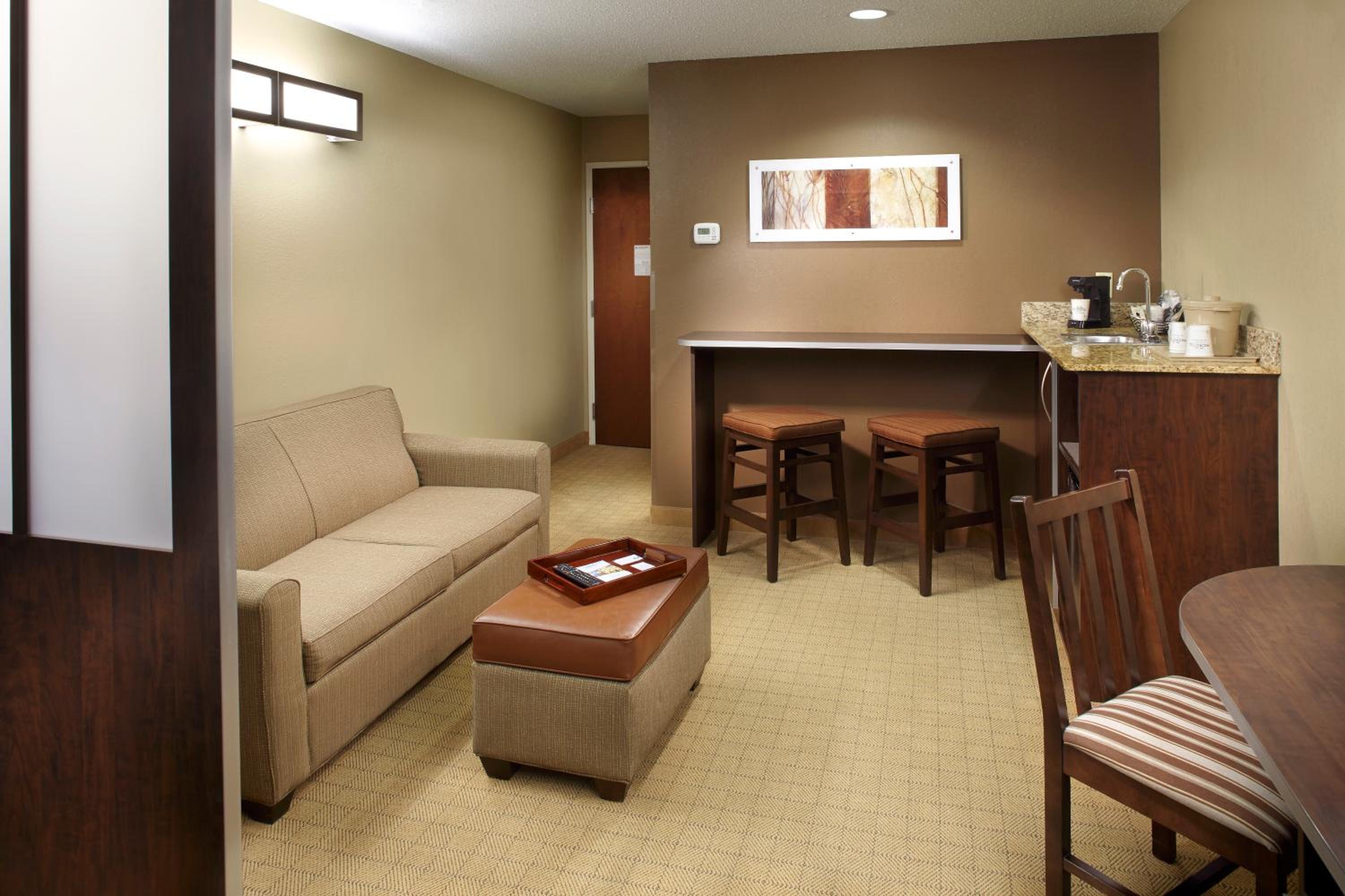 Queen Suite with Roll-In Shower - Mobility Accessible/Non-Smoking