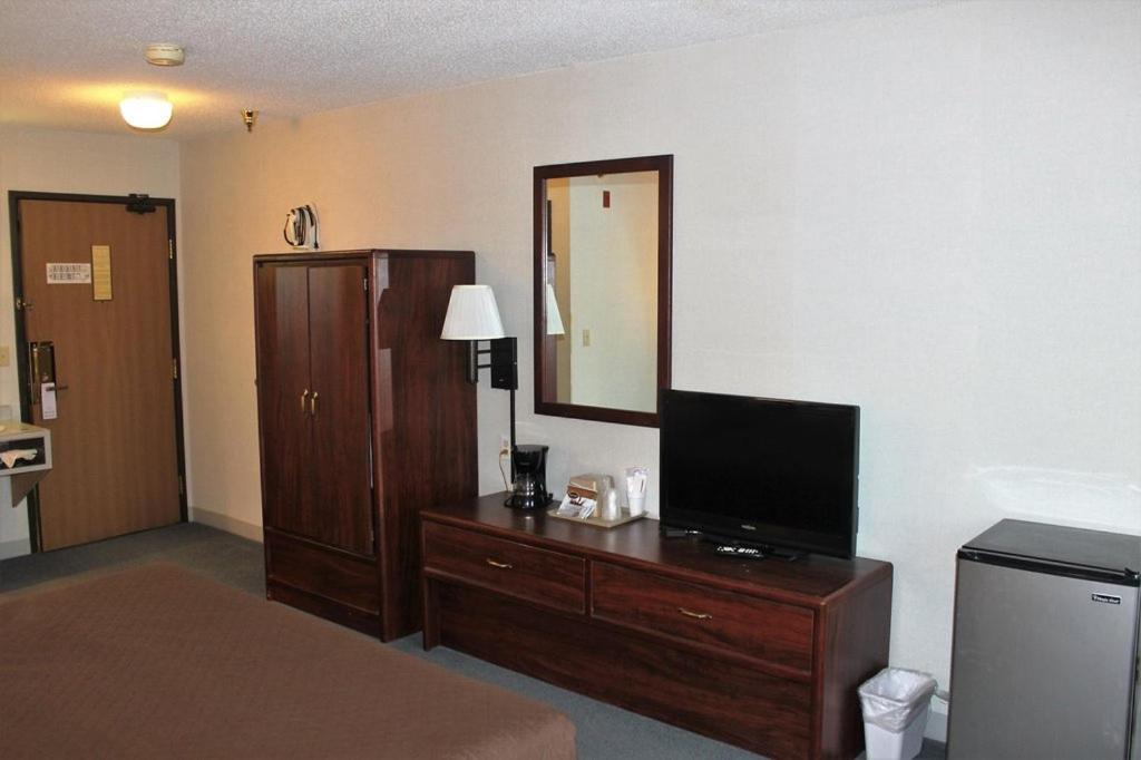 Single Room - Disability Access photo 3