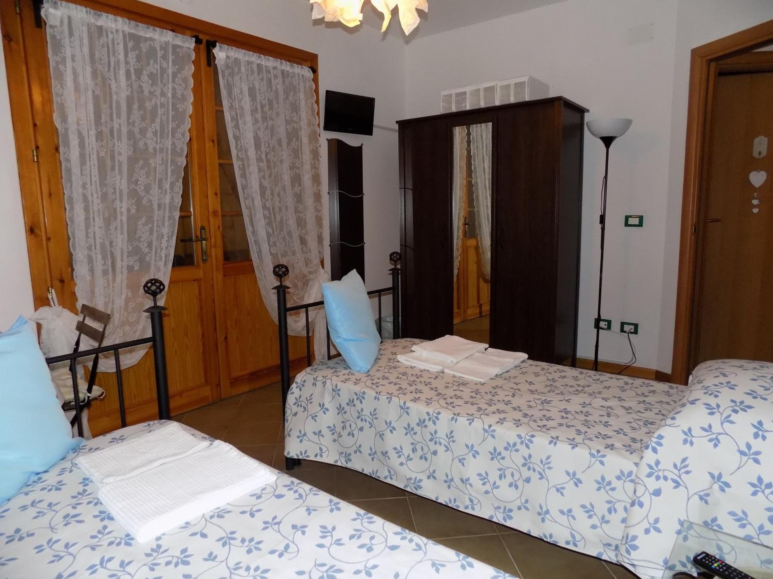 Budget Double or Twin Room - Photo 2