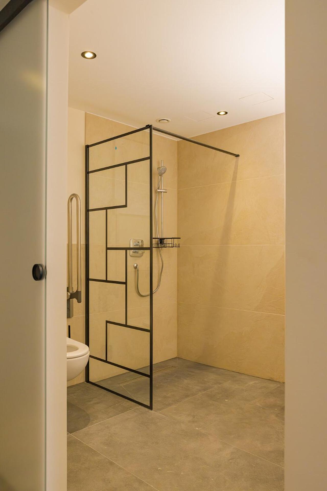 Double Room - Disability Access photo 3