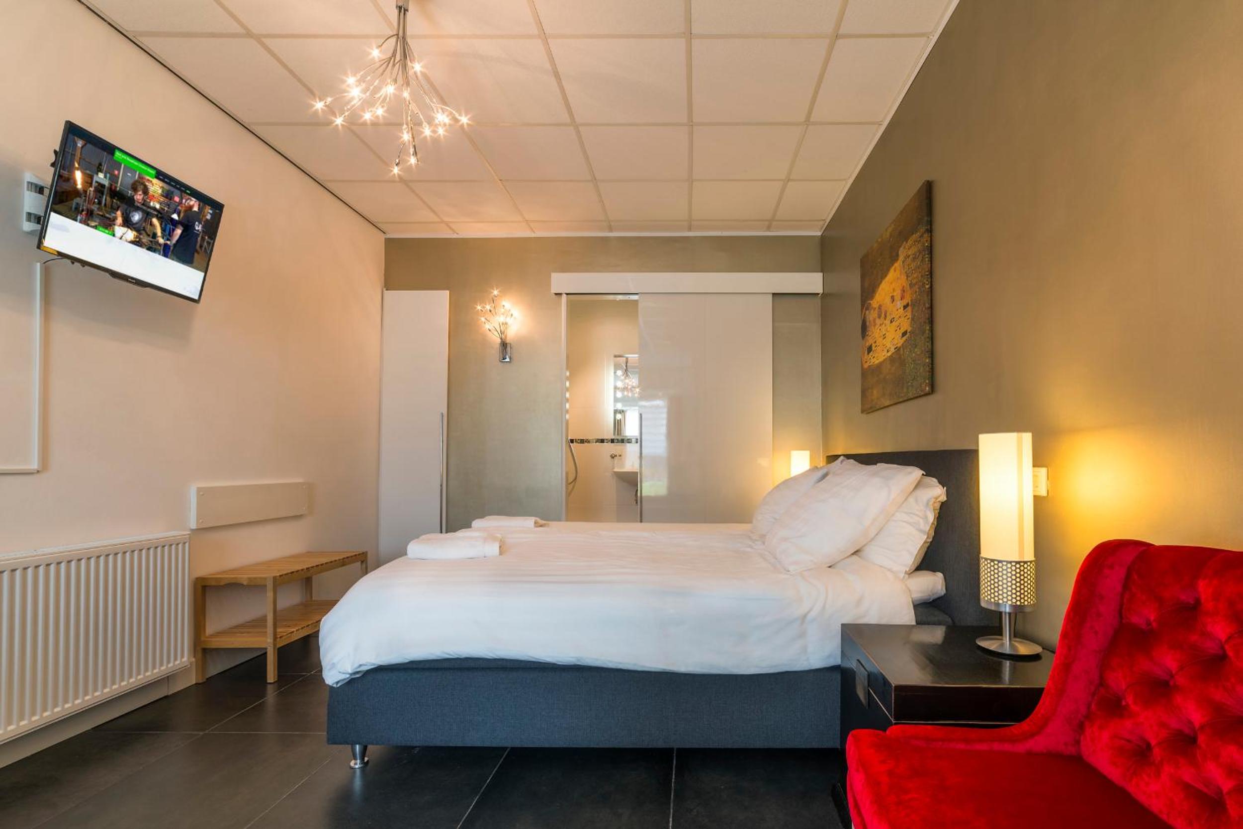 Double or Twin Room with Private Bathroom photo 1