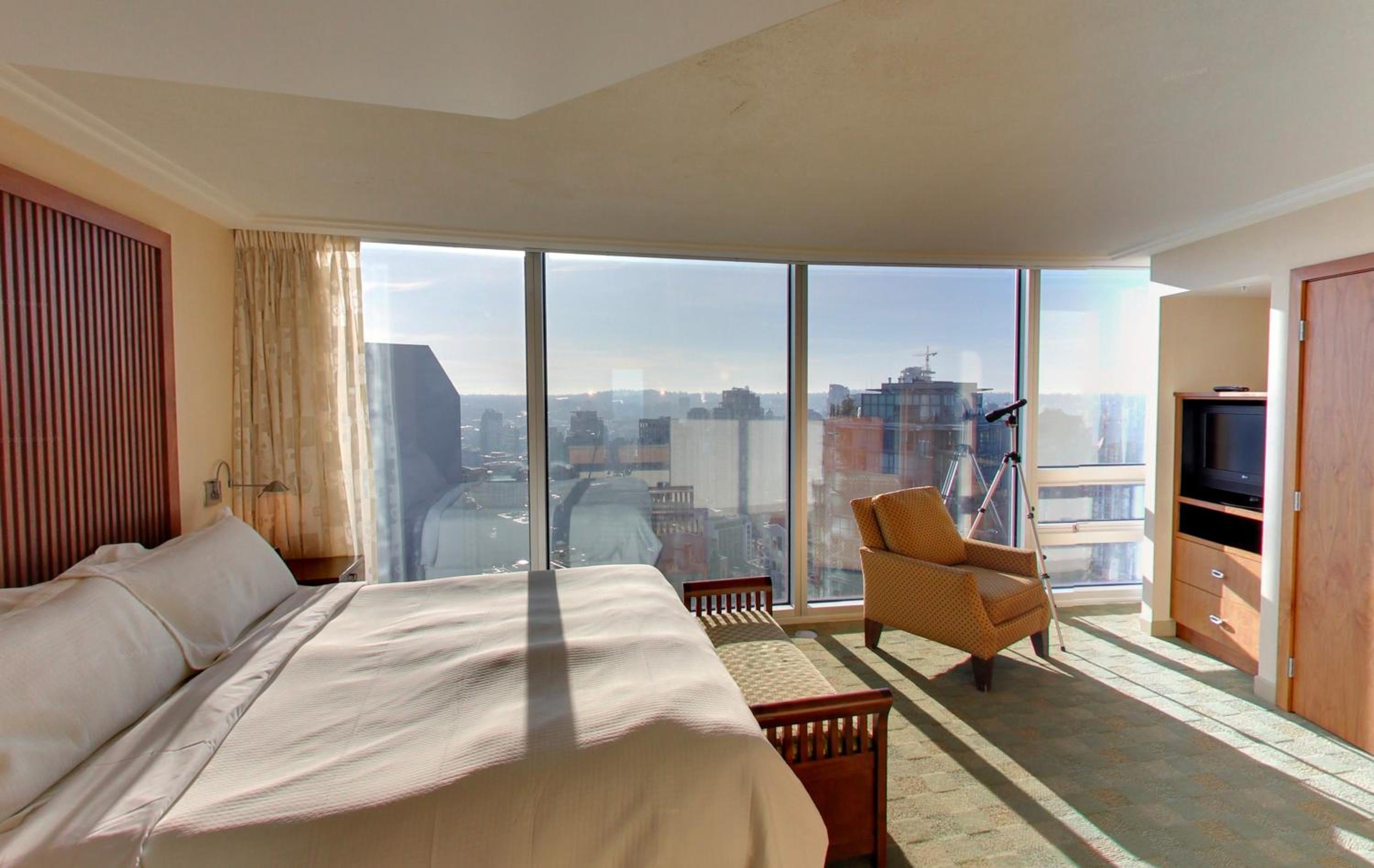 One-Bedroom Suite with Two Bath