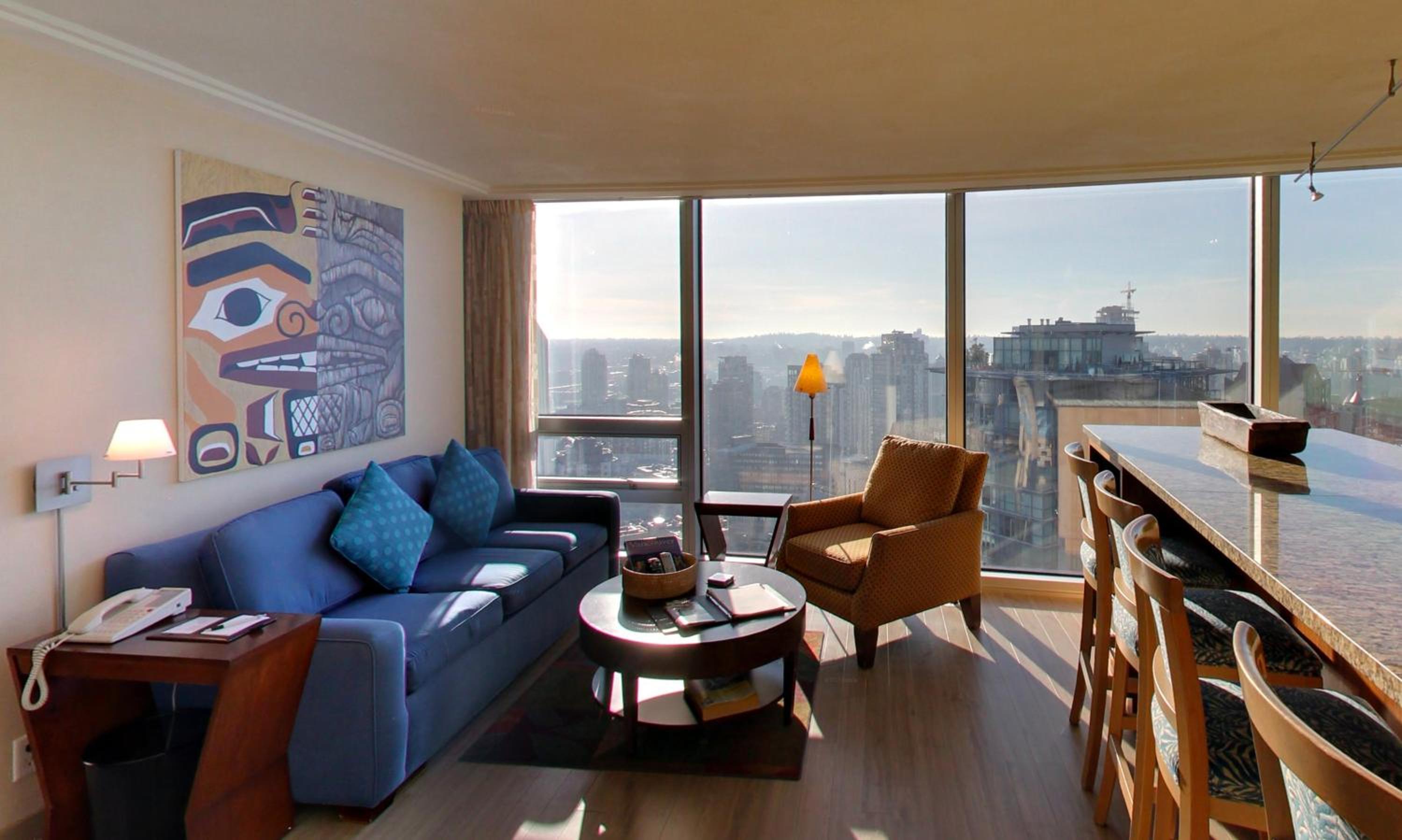One-Bedroom Suite thumbnail 6
