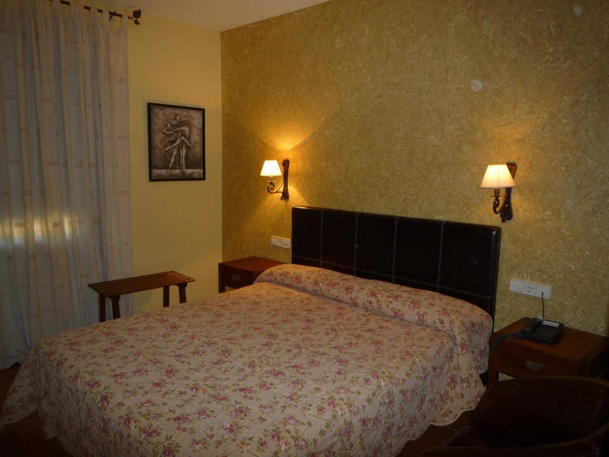 Twin Room - Photo 1
