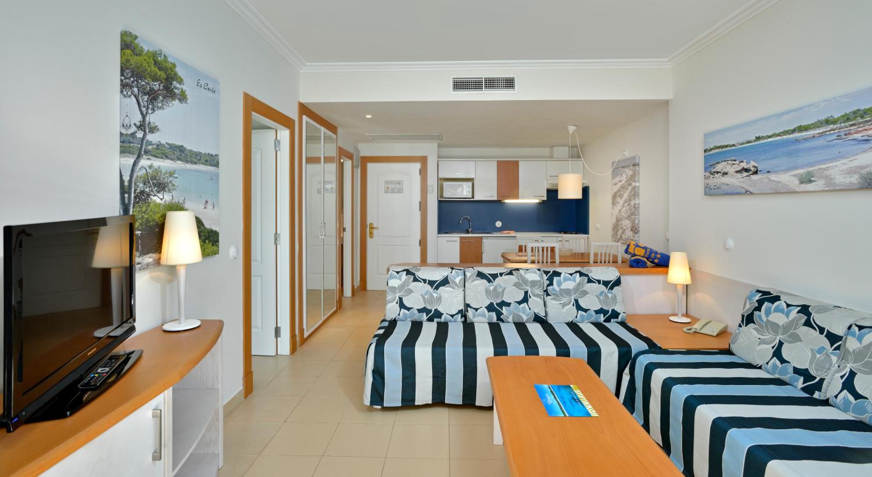 One-Bedroom Apartment With Balcony (2 Adults + 2 Children) - Photo 5