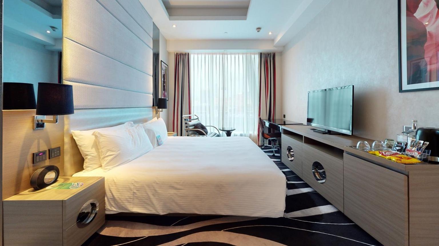 Deluxe King Room photo 3