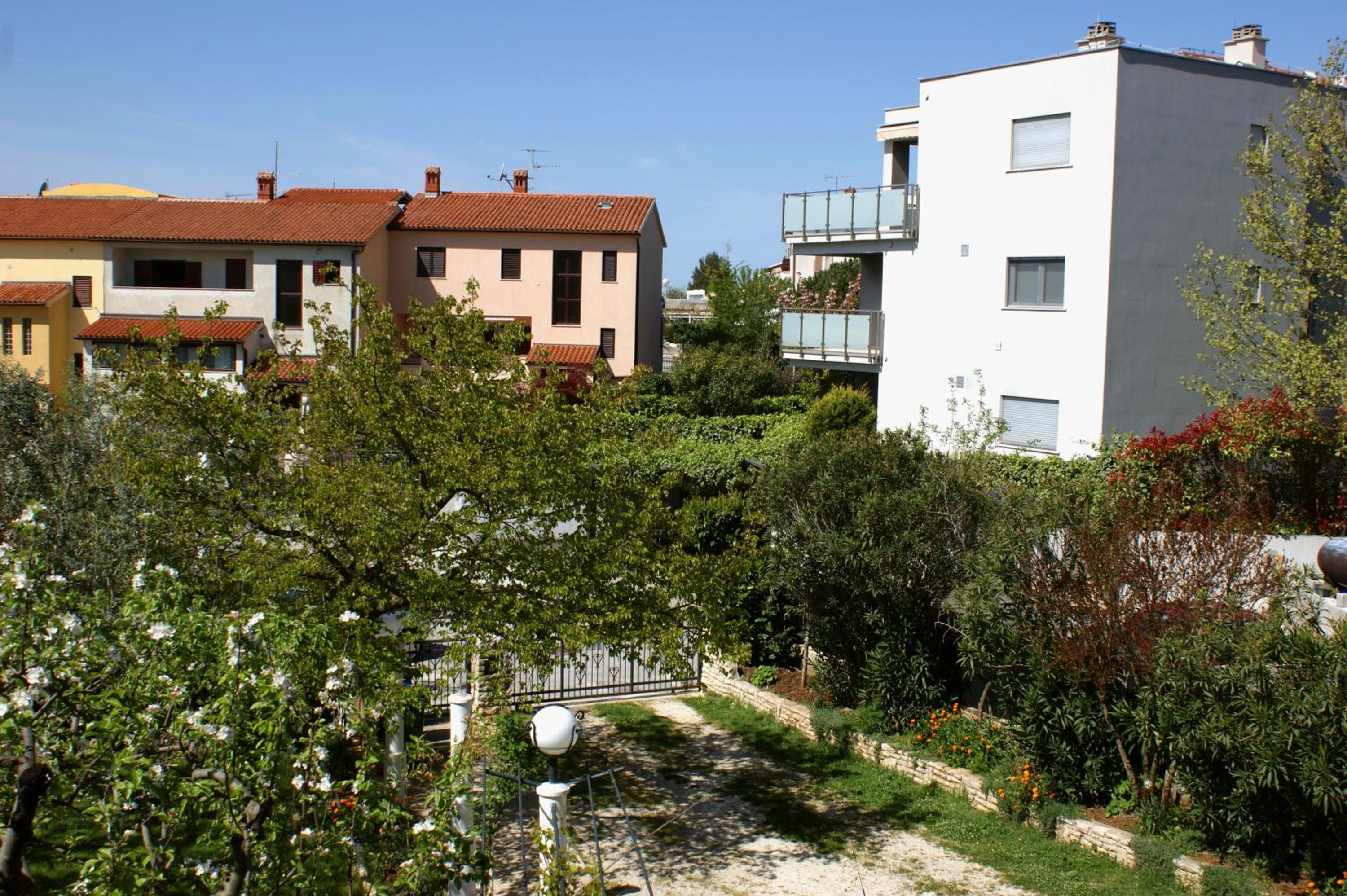 Two-Bedroom Apartment with Sea View - Photo 3