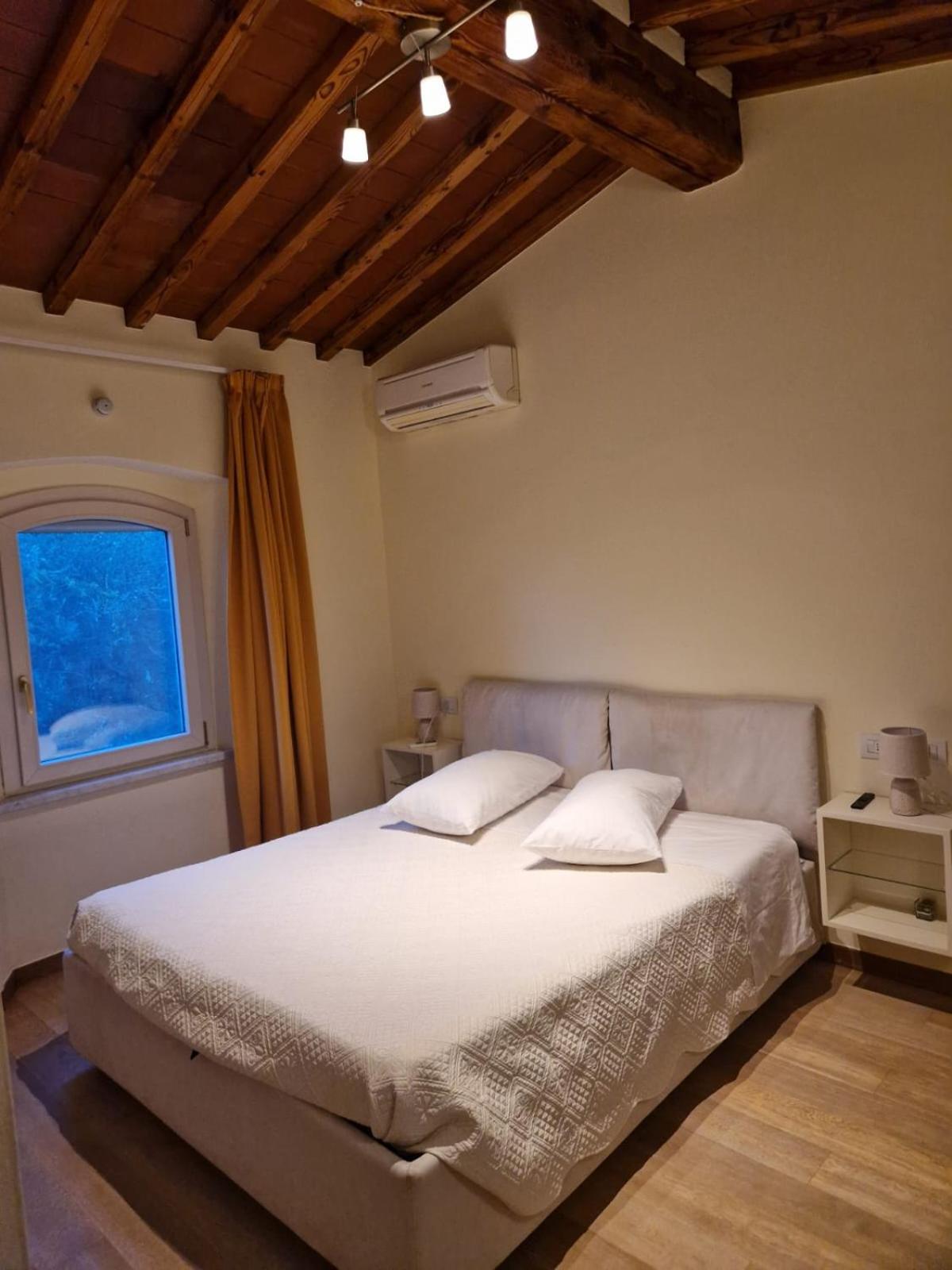 Large Double Room photo 3