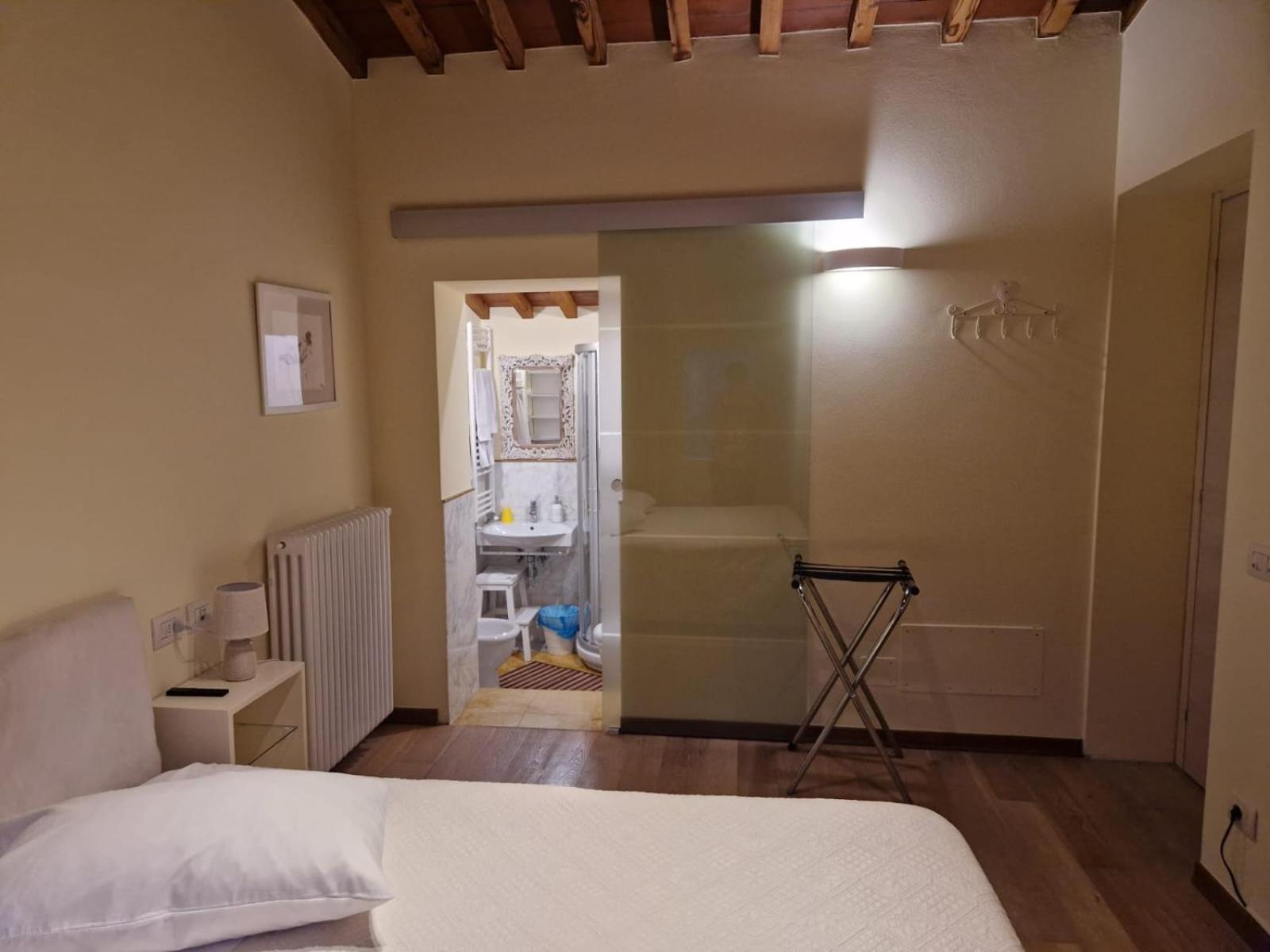 Large Double Room photo 2