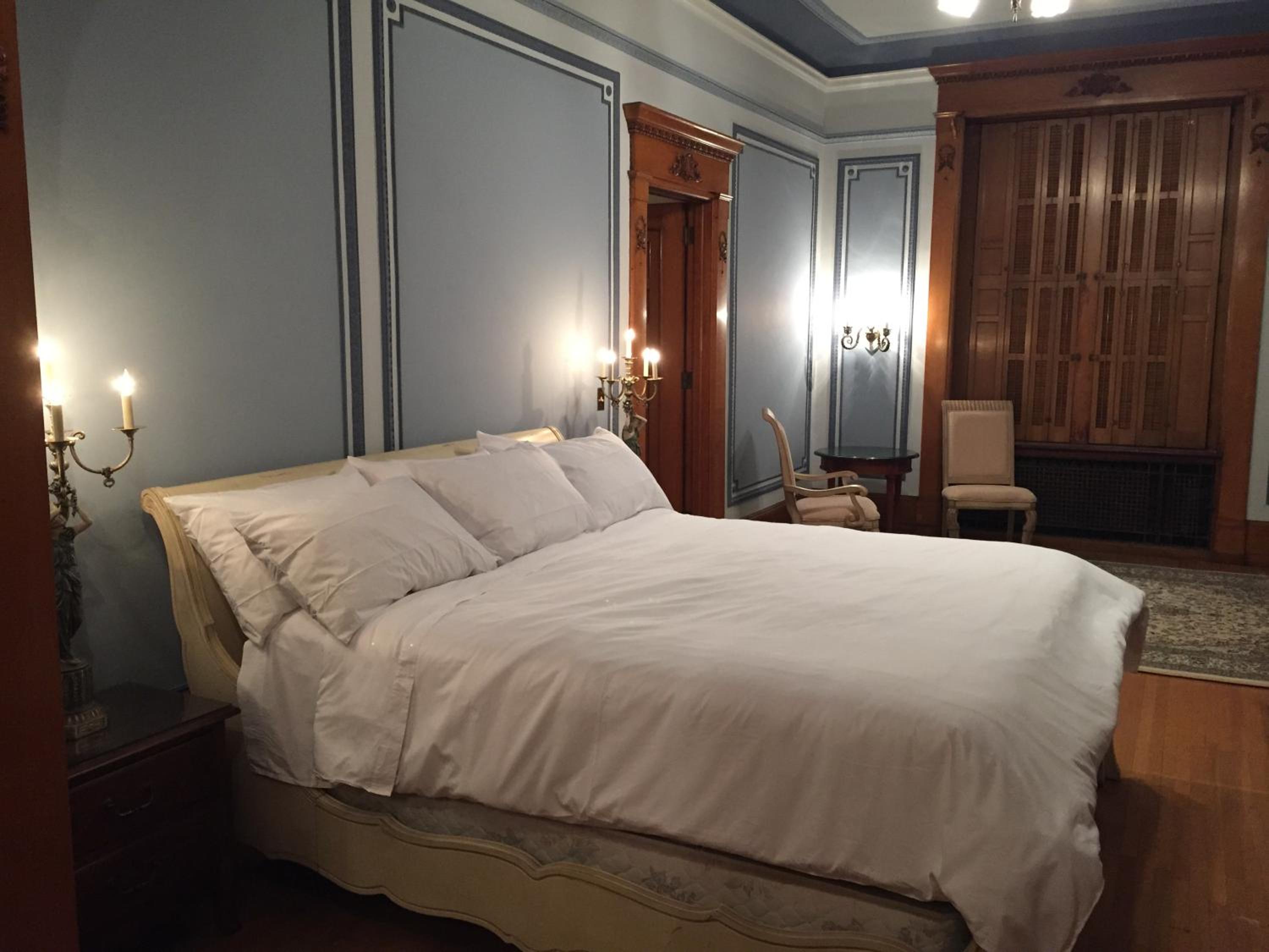 Deluxe King Room photo 2