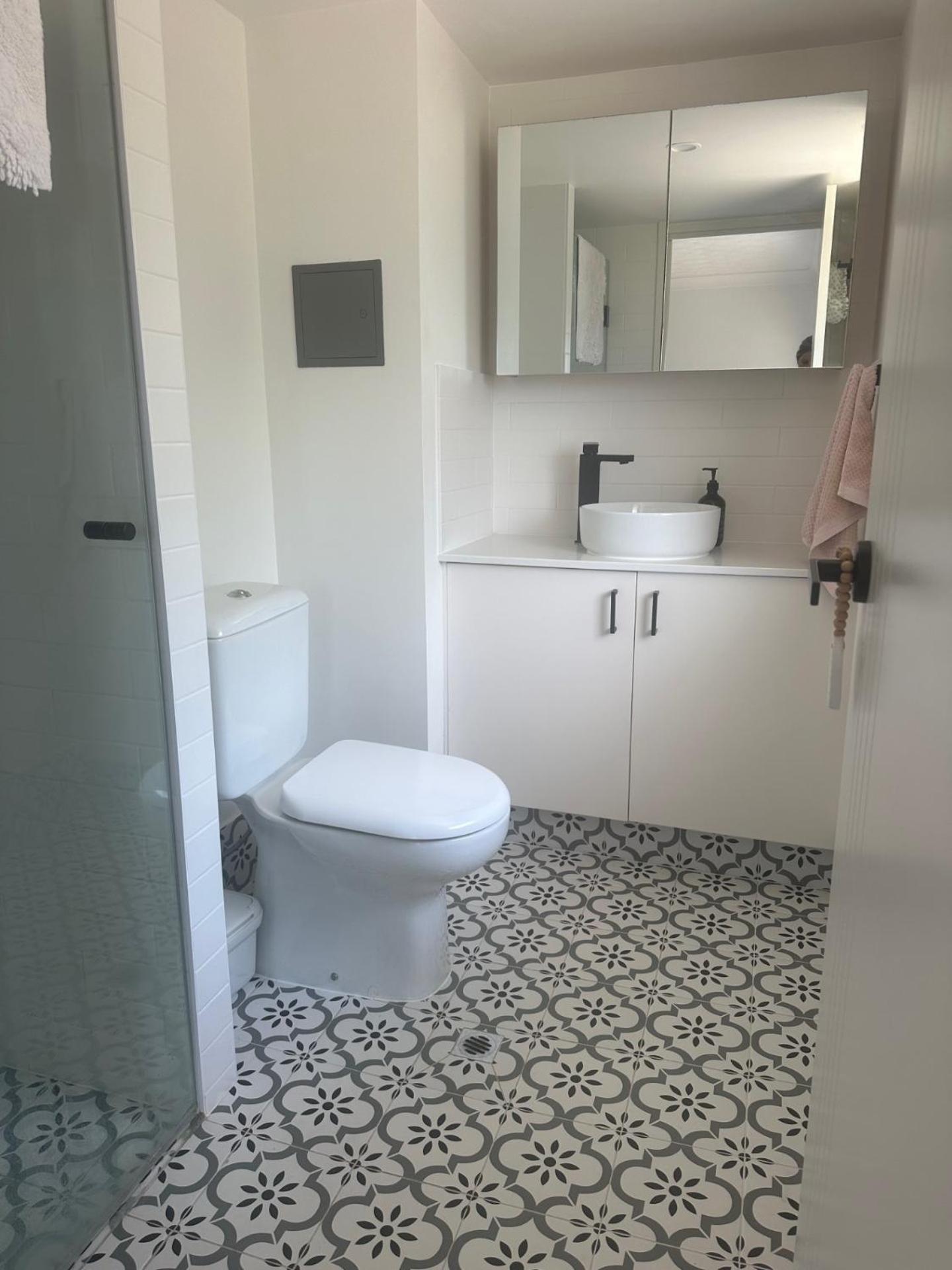 Deluxe One-Bedroom Apartment with Garden View