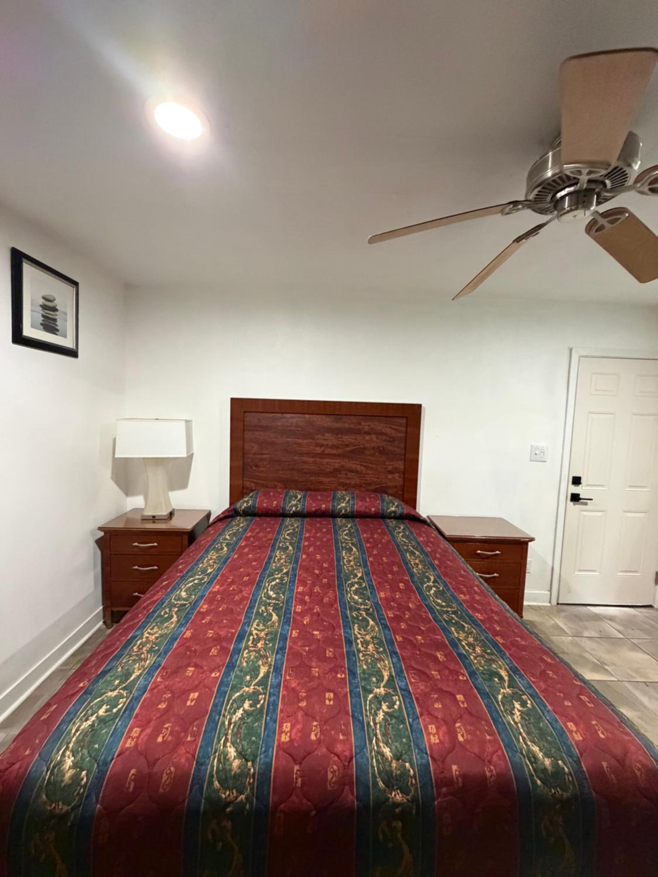 Suite - Photo 1
