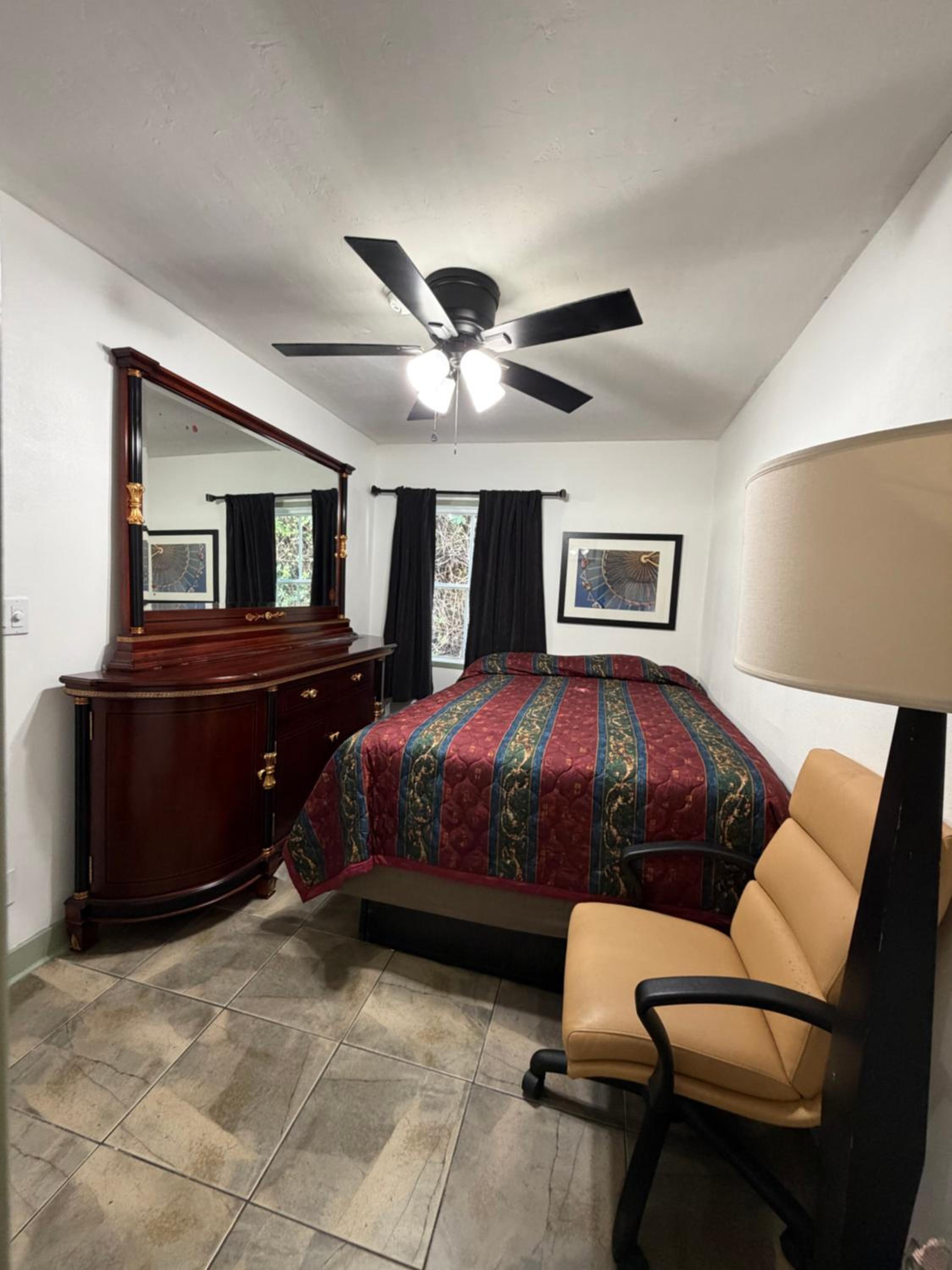 Suite - Photo 8