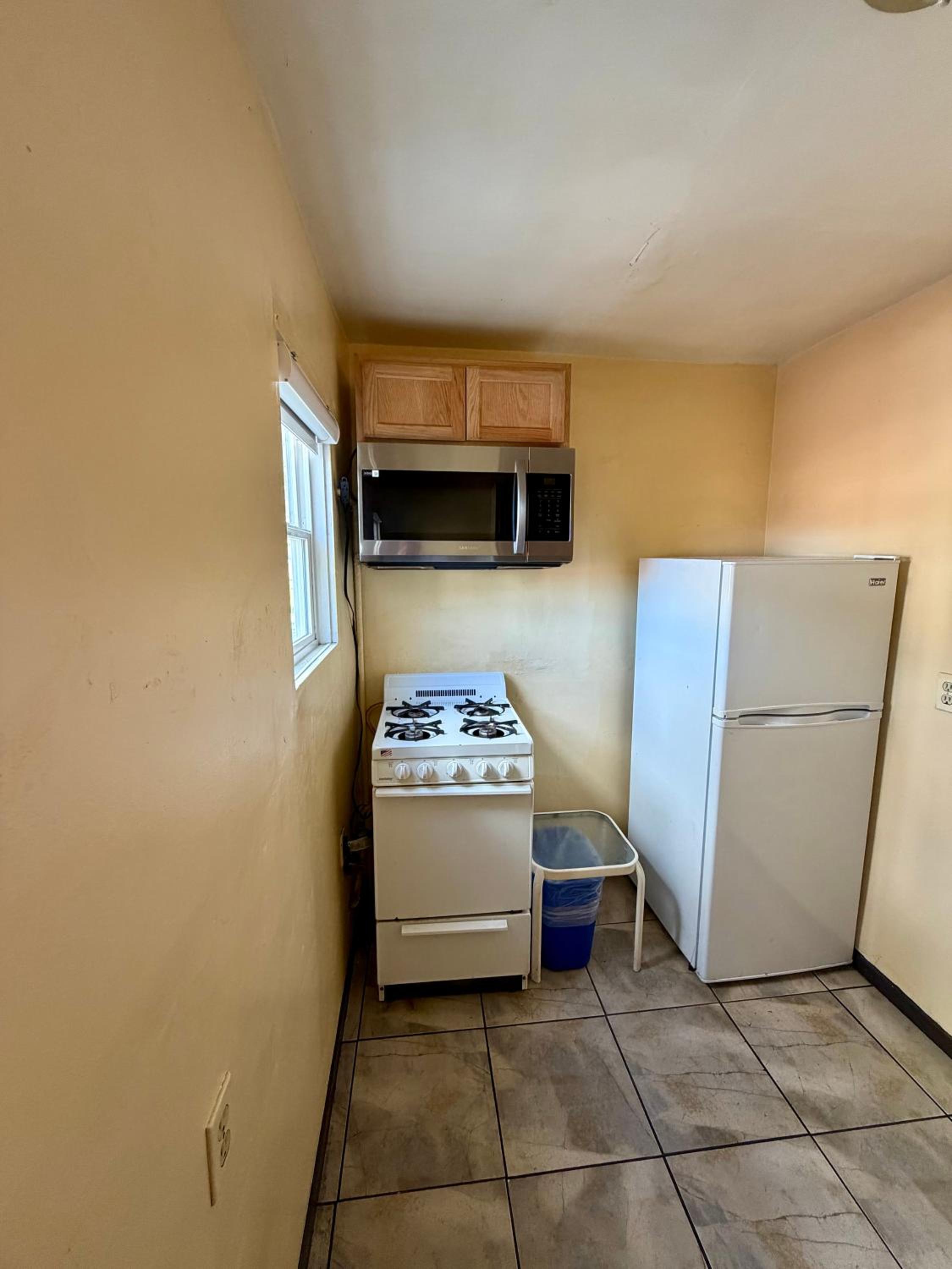 Suite - Photo 7