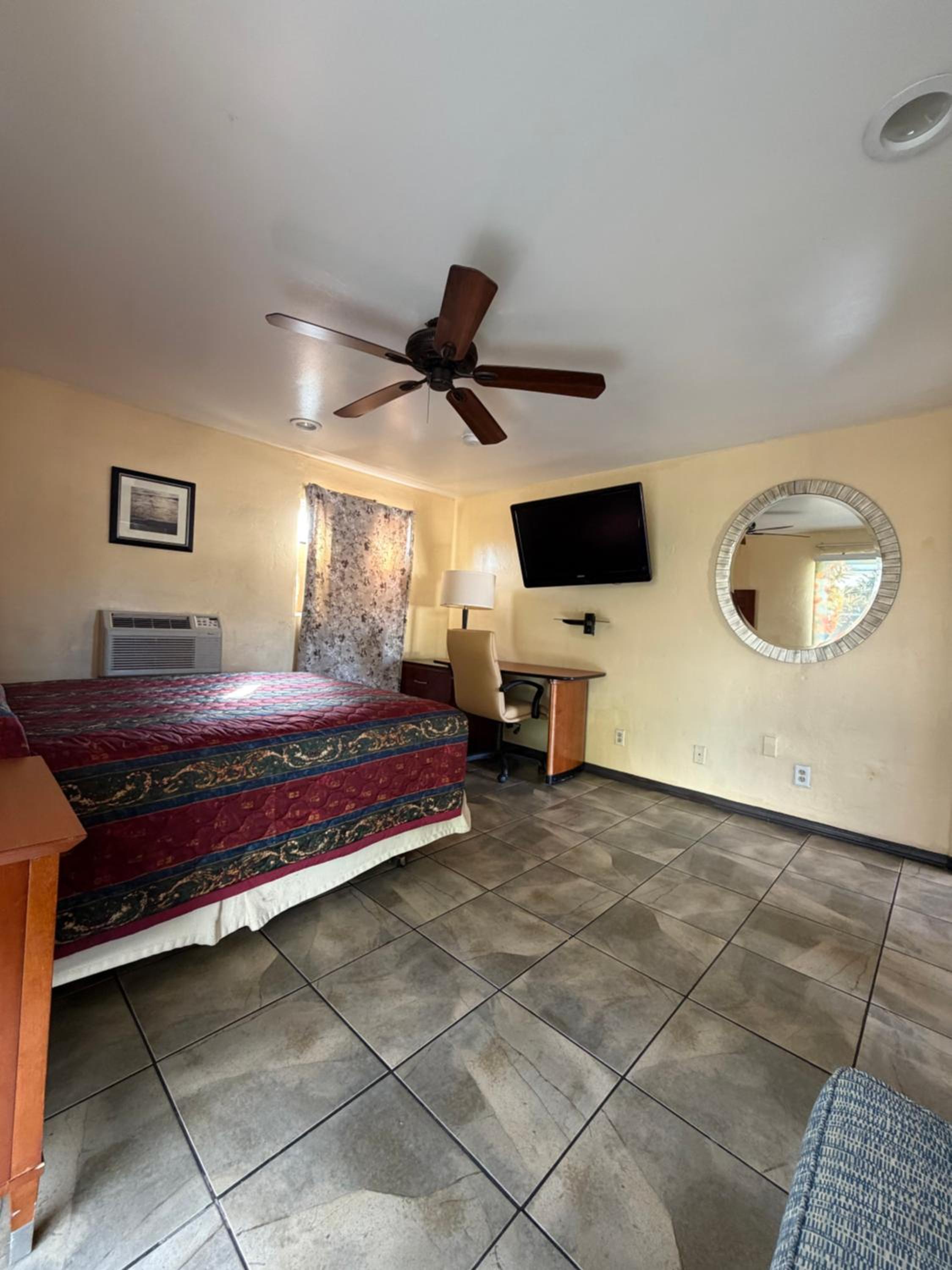 Suite - Photo 2