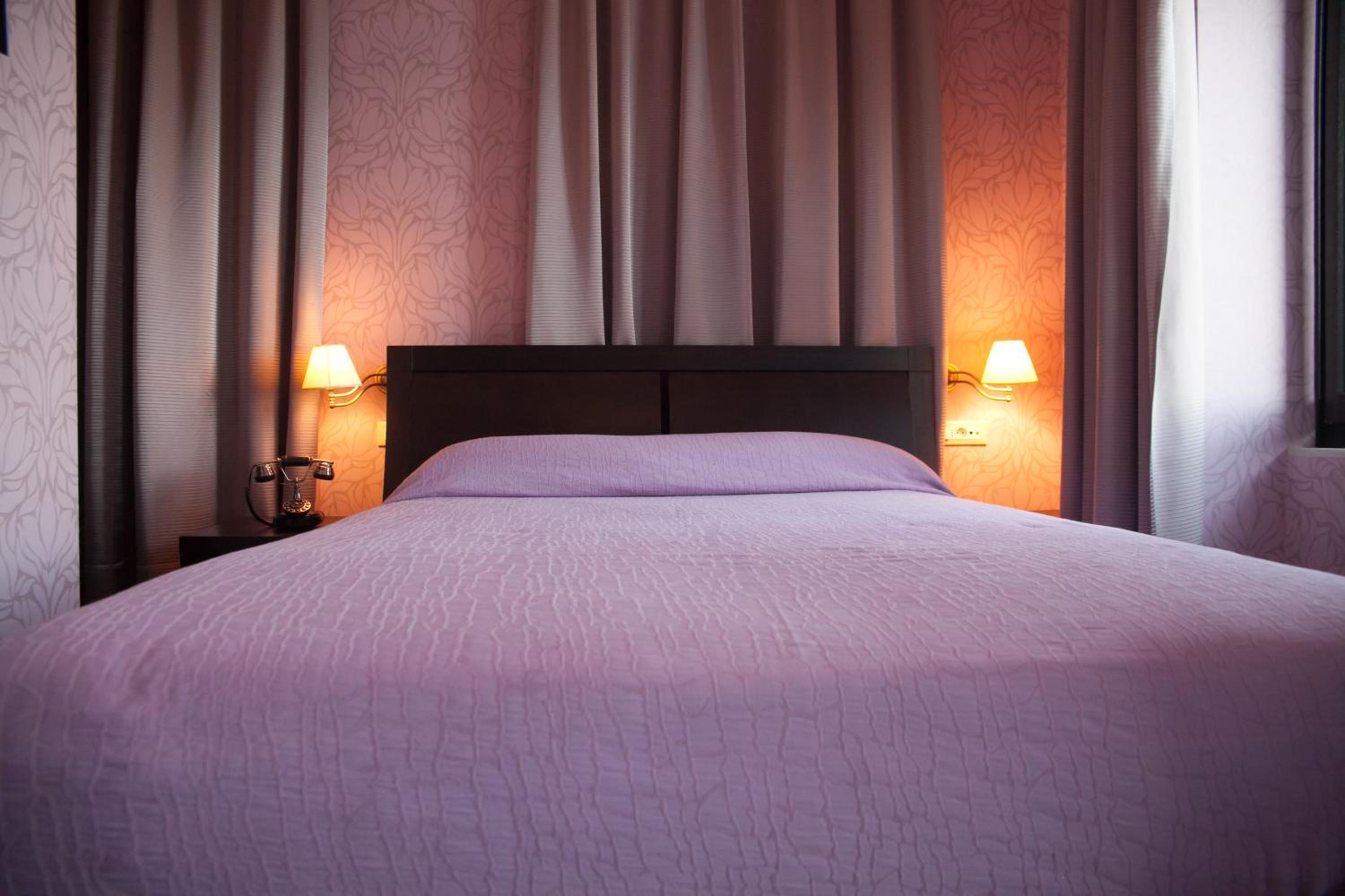 Double Room with Balcony and Sea View - Photo 1