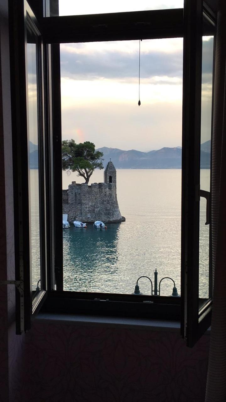 Double Room with Balcony and Sea View - Photo 3