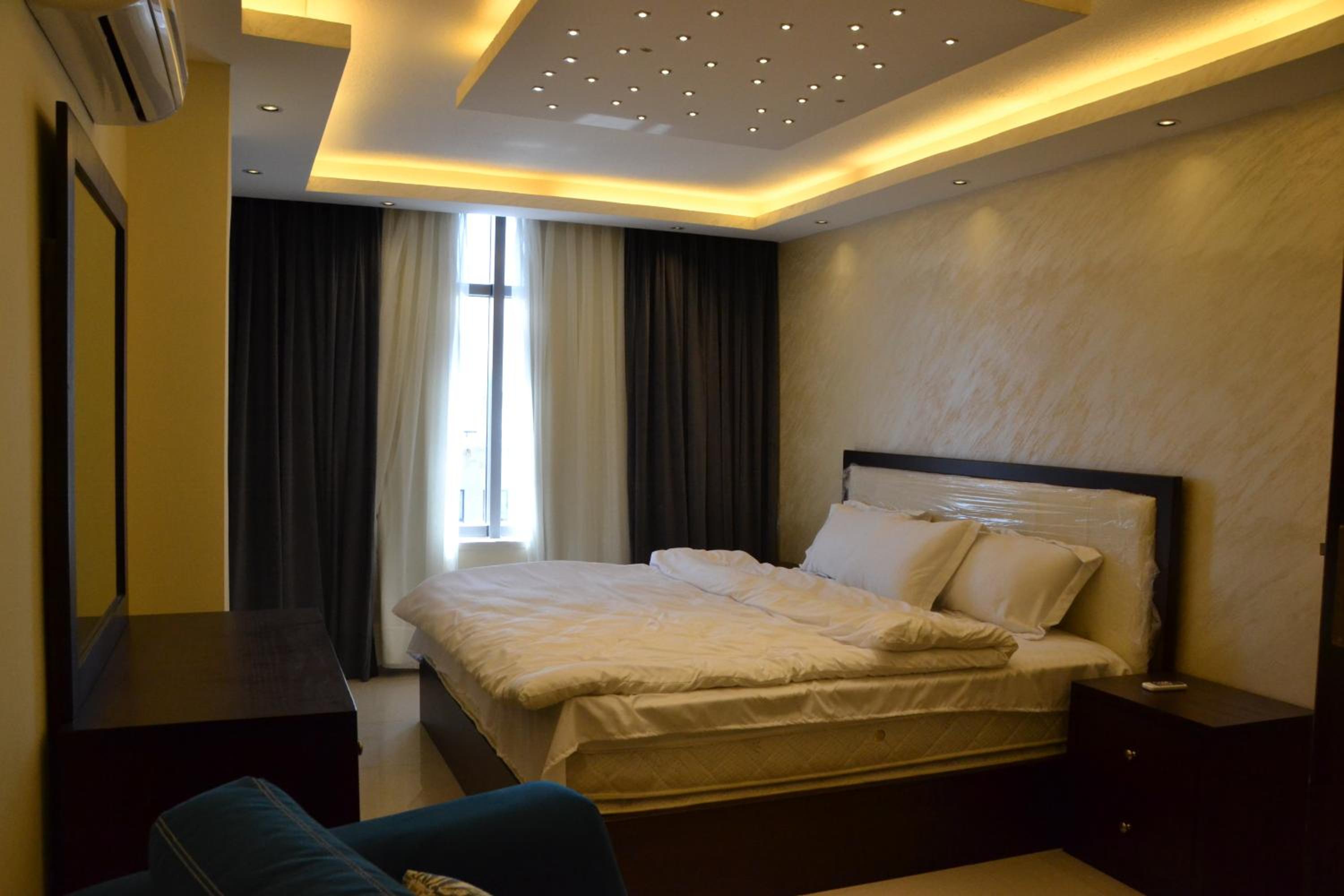 Honeymoon Suite