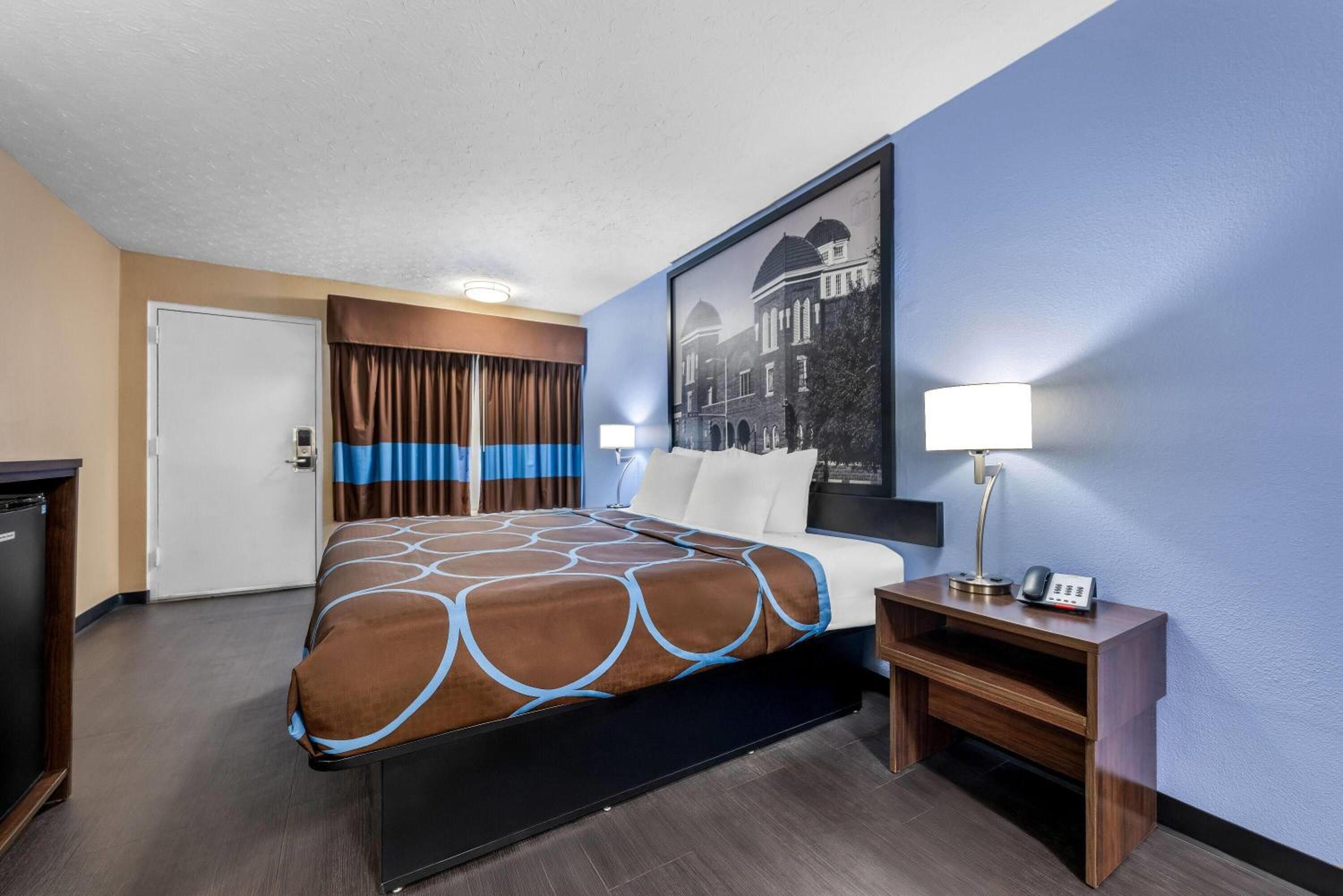 King Room - Pet Friendly/Smoking photo 3