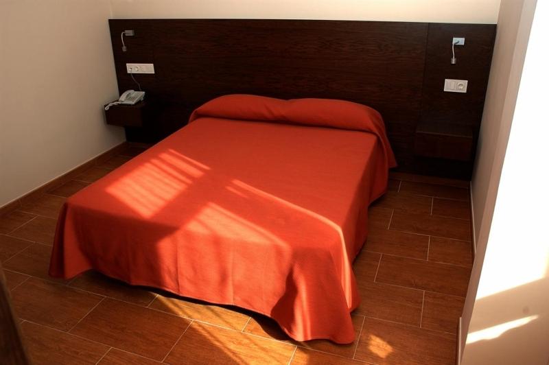 Twin Room - Photo 7
