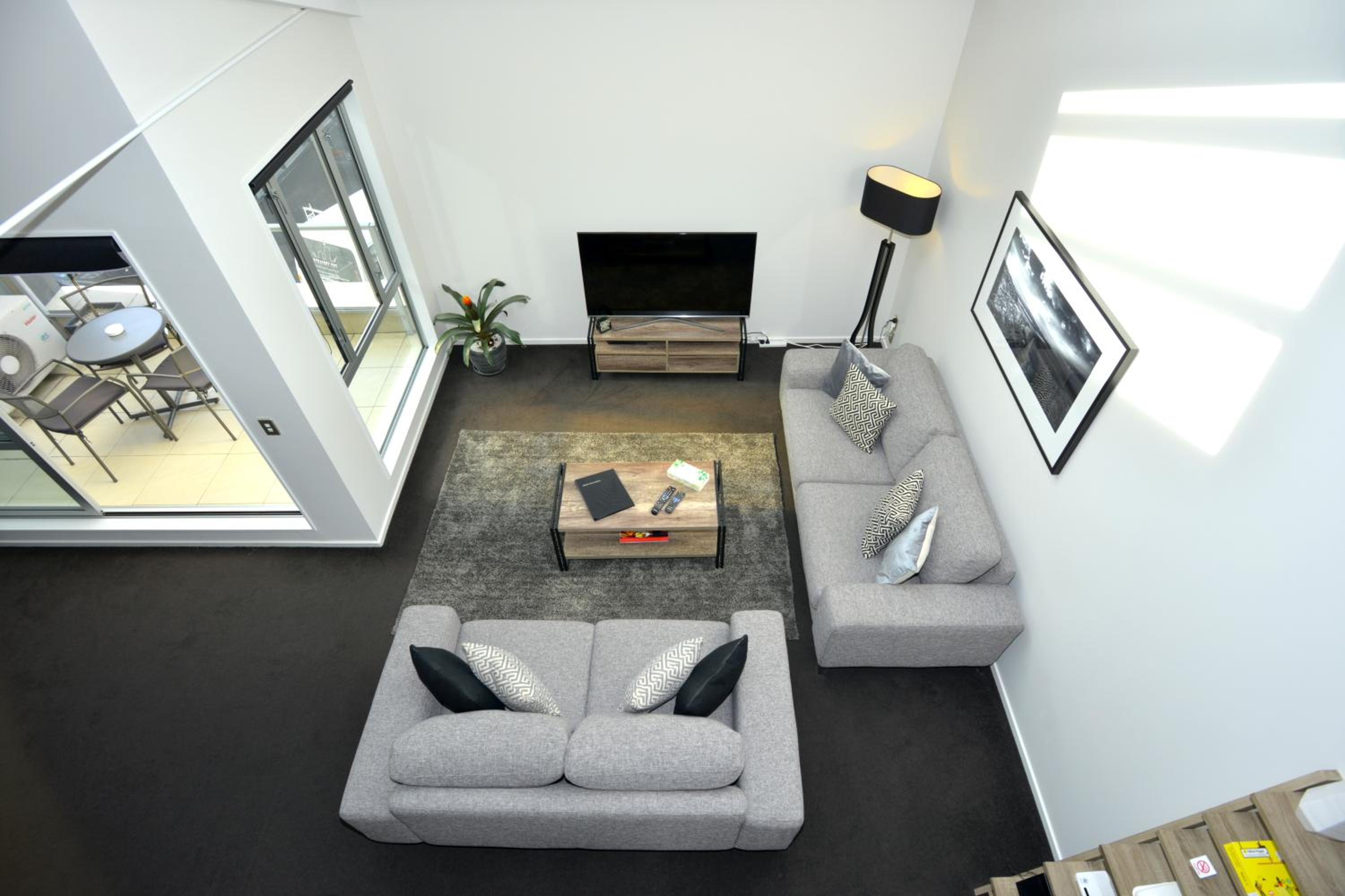 Executive Two-Bedroom Apartment with Two Bathrooms photo 1