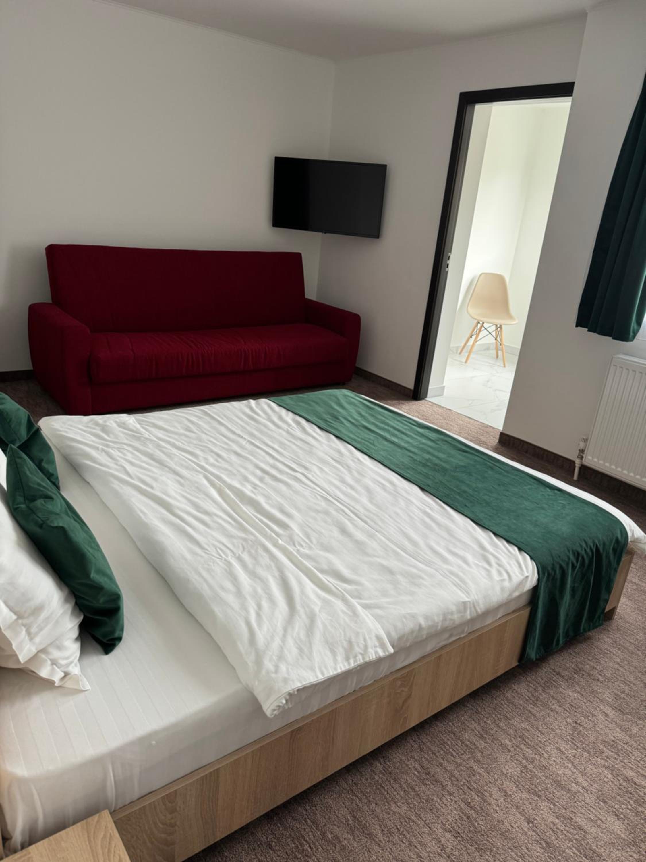 Deluxe Room (2 Adults + 1 Child) photo 1