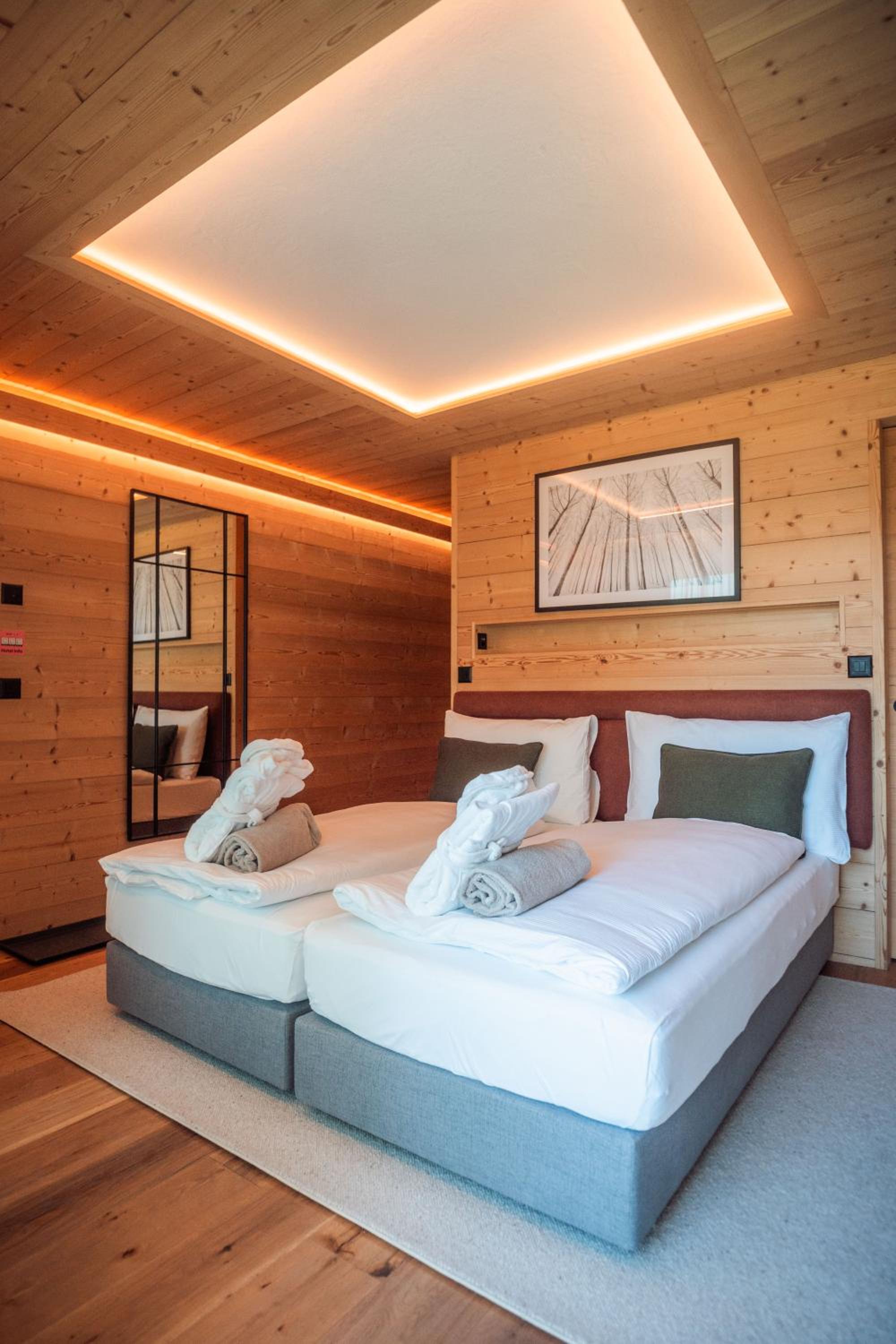 Standard Twin Room with Garden View photo 3