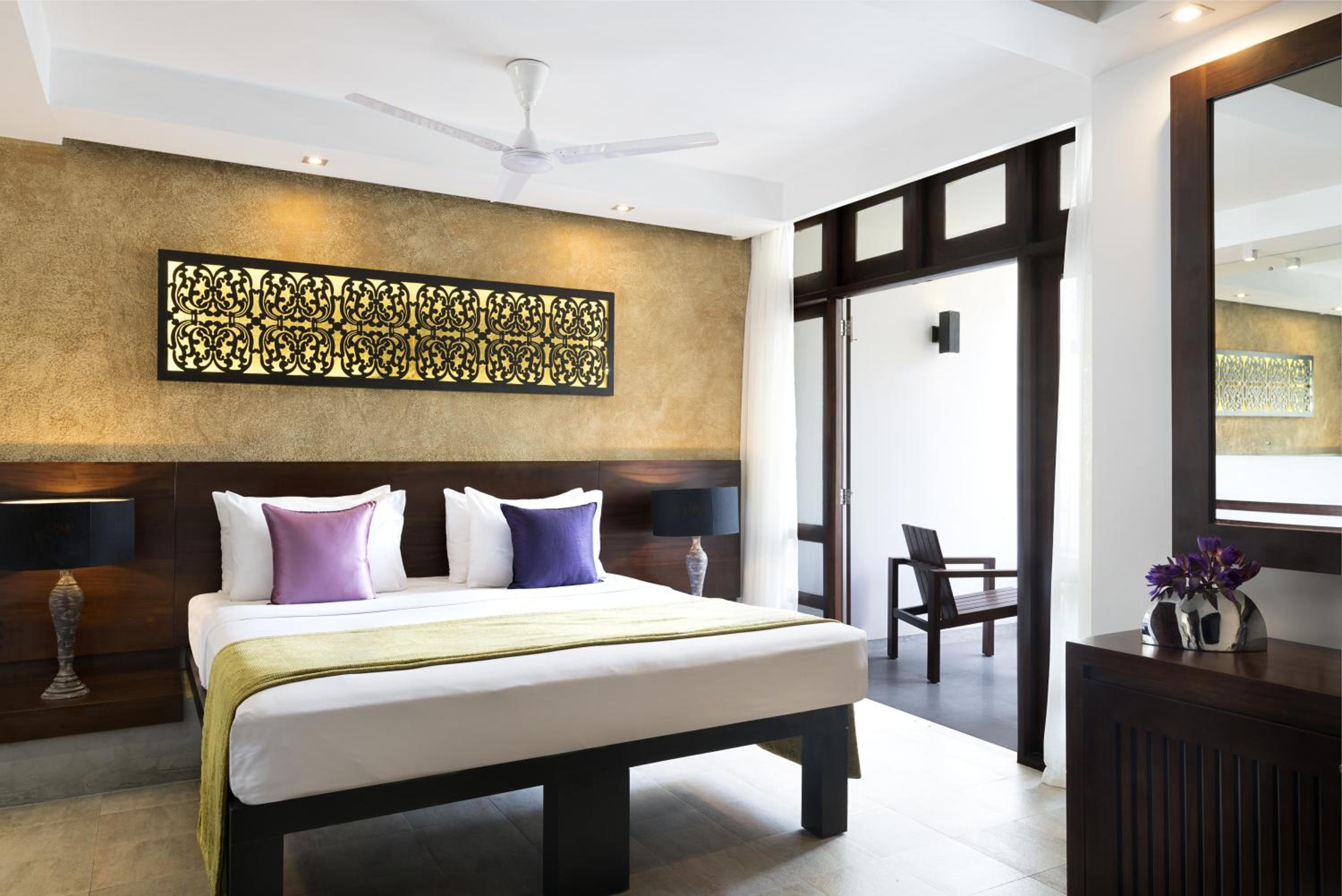 Deluxe Lagoon View Room - Photo 4