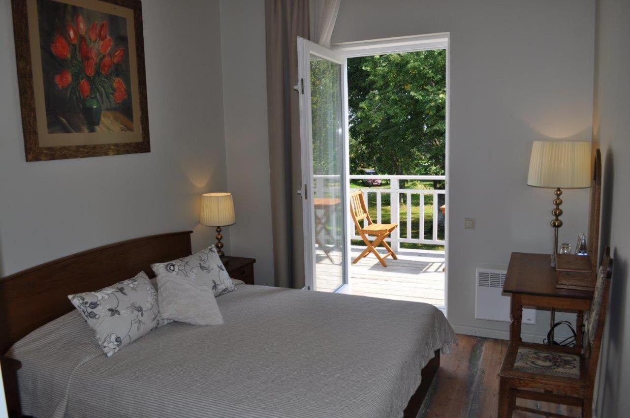 Double Room with Balcony - Photo 3