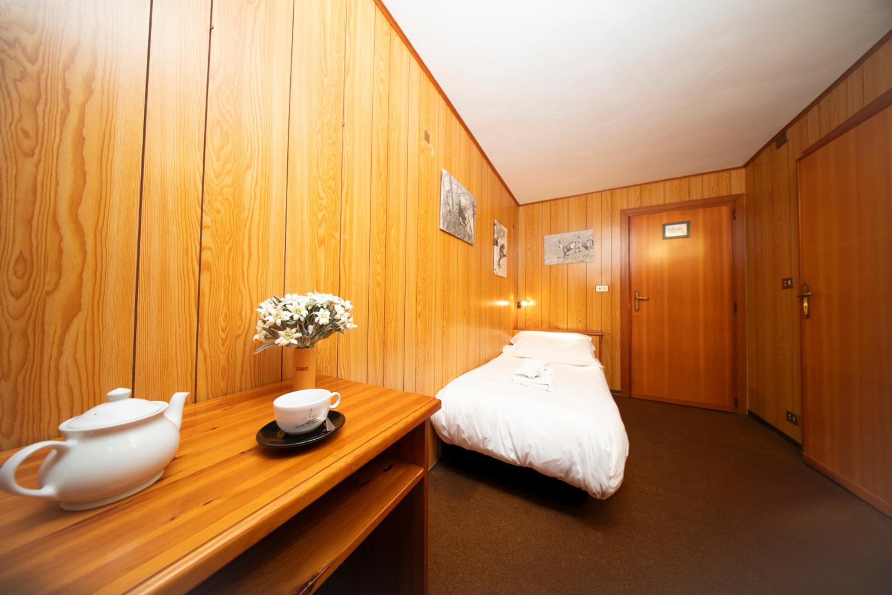 Single Room photo 3