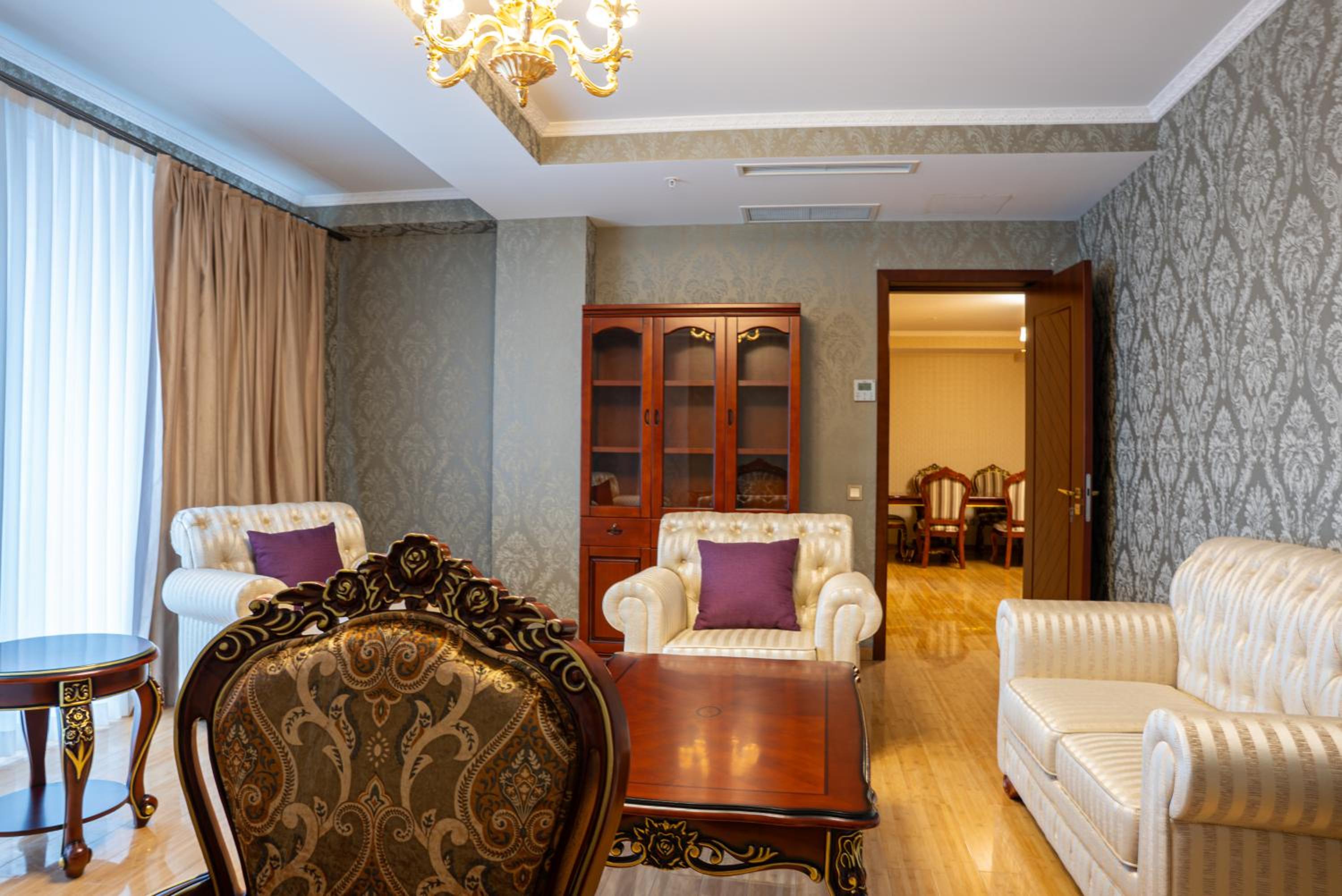 Deluxe King Room - Photo 1