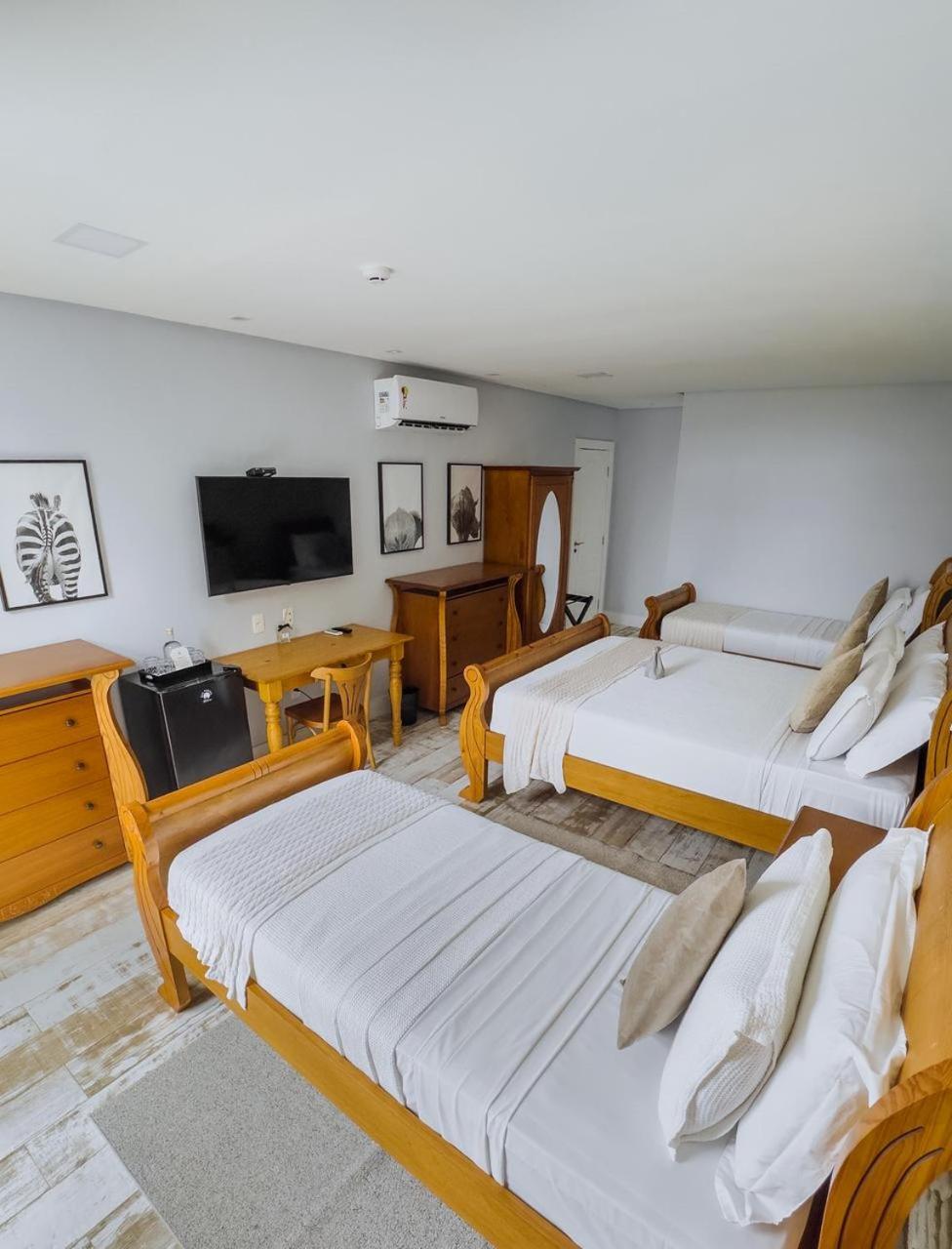 Superior Family Room photo 2