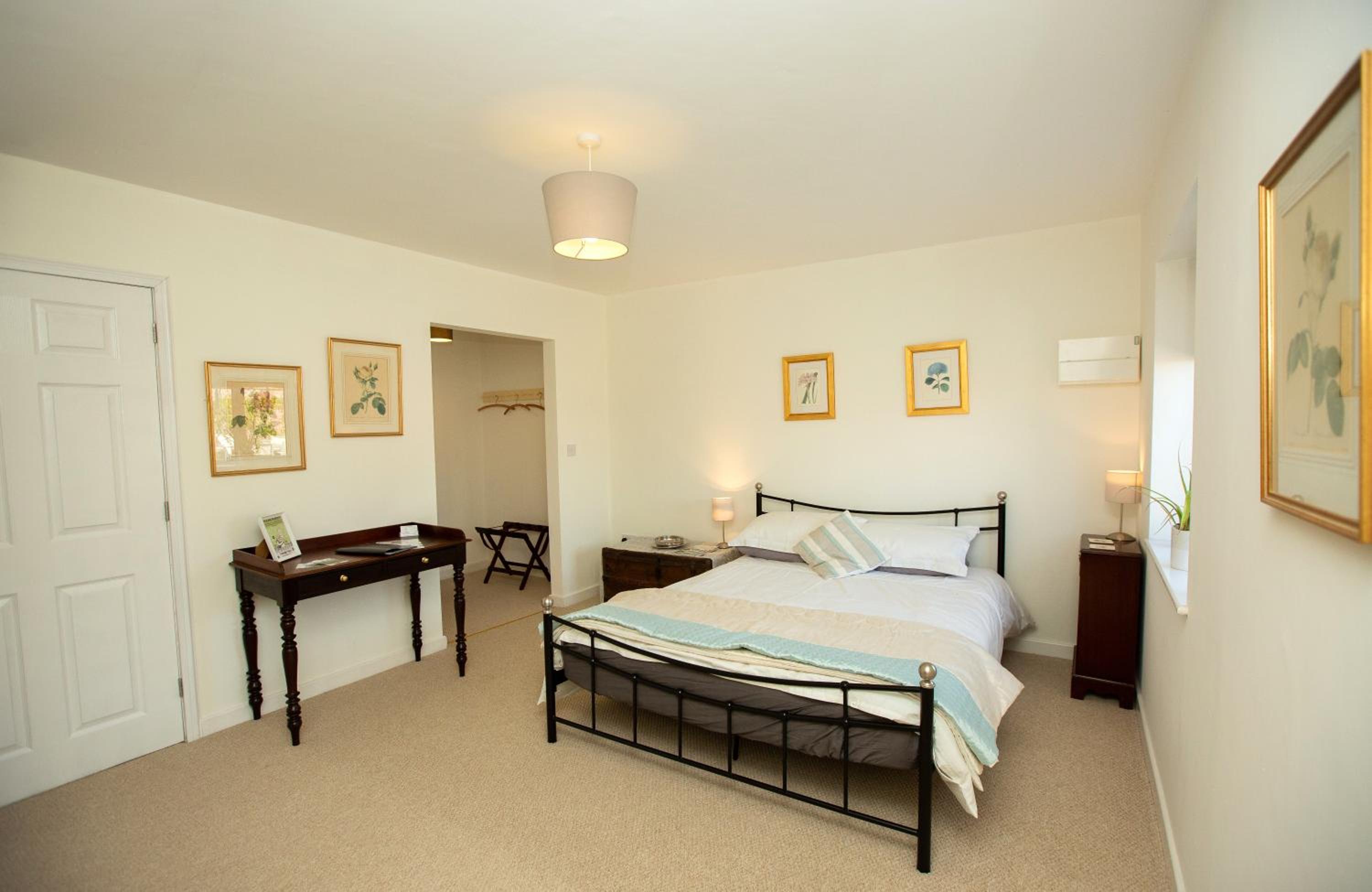 Deluxe Double Room with Shower photo 3